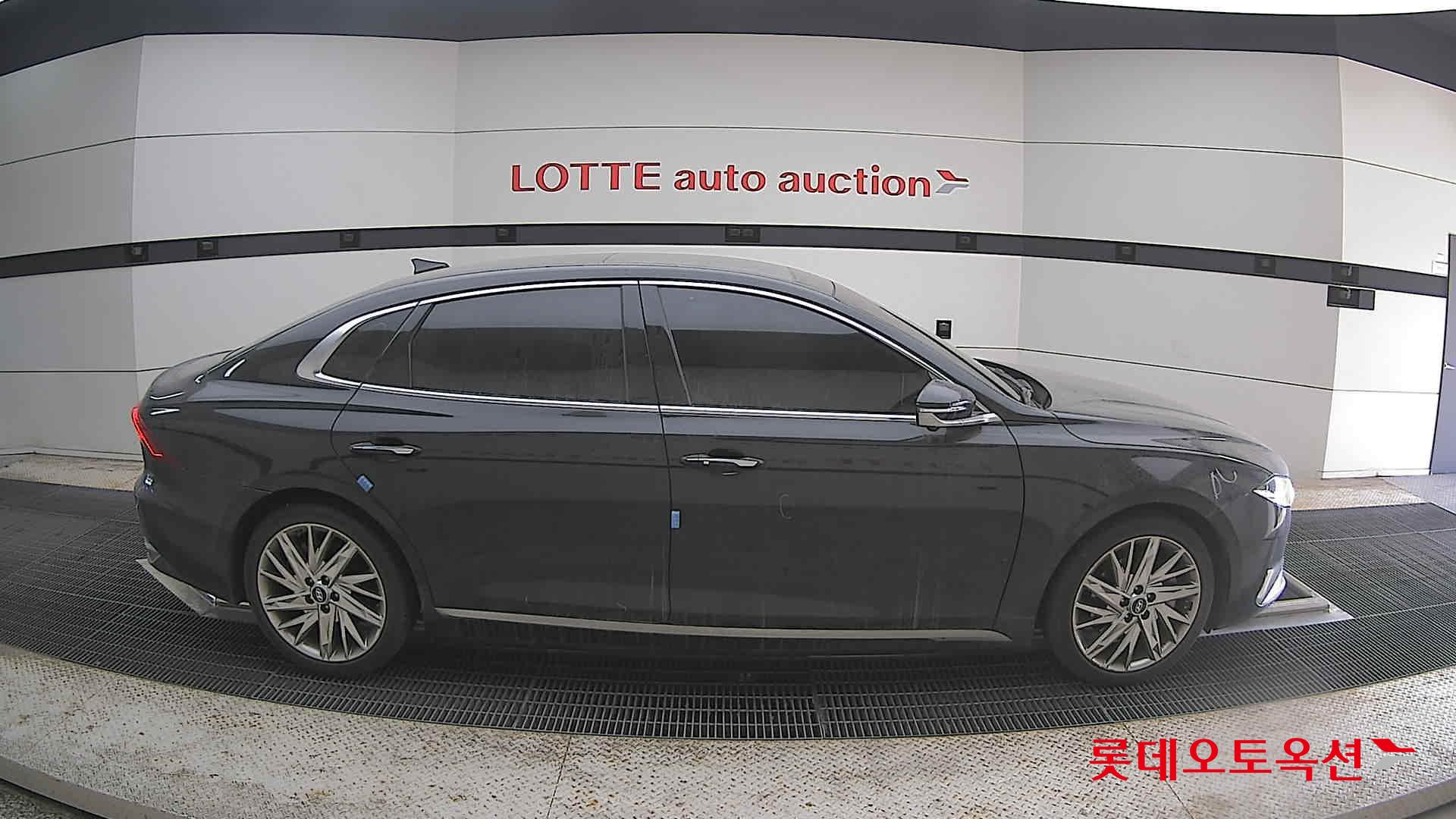 Hyundai Grandeur - 21