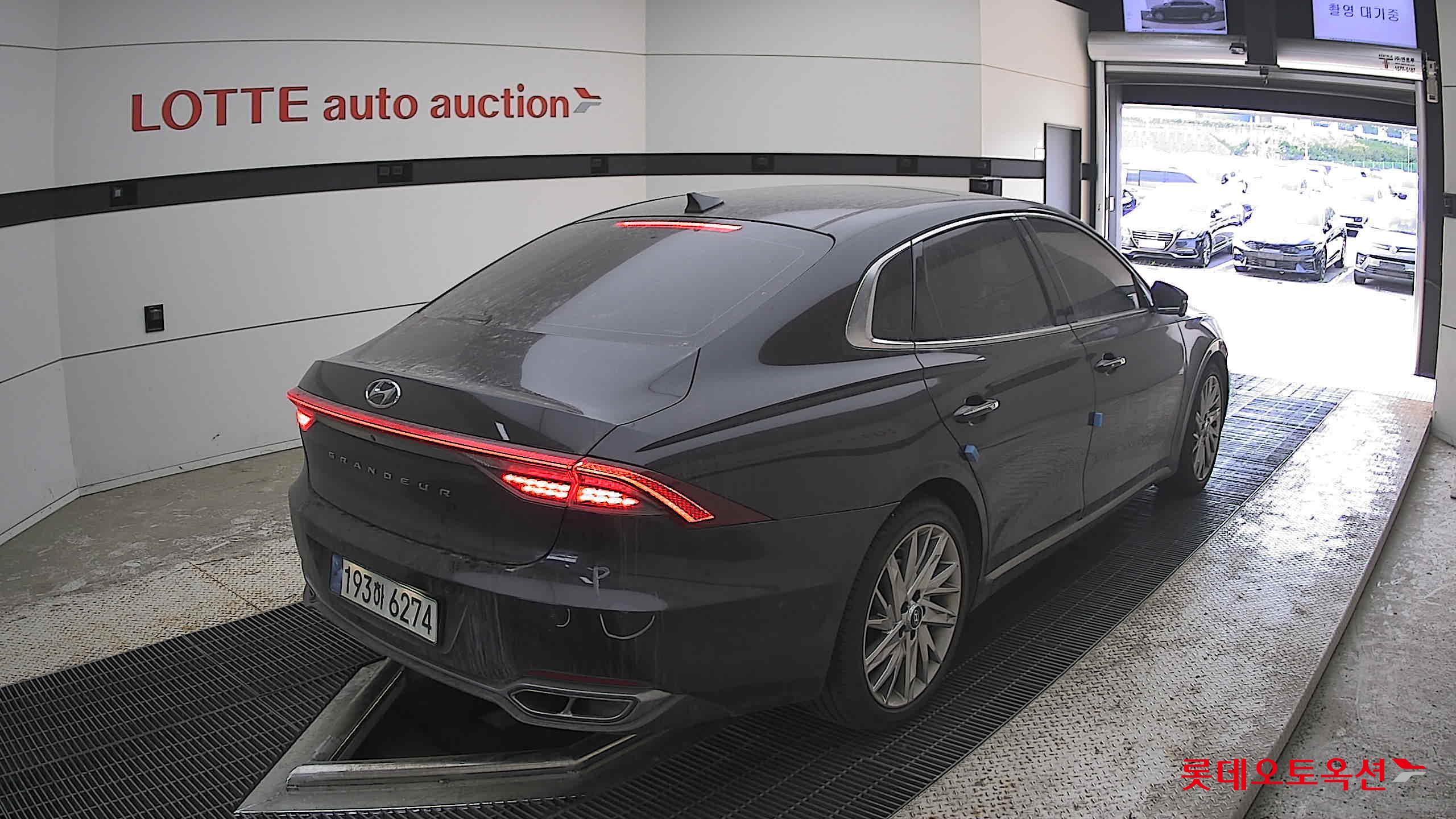 Hyundai Grandeur - 5