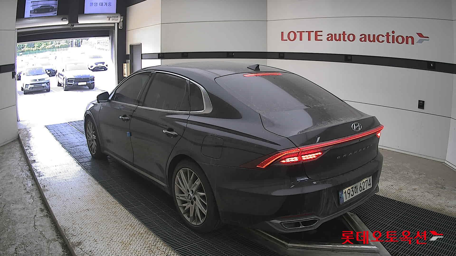 Hyundai Grandeur - 4