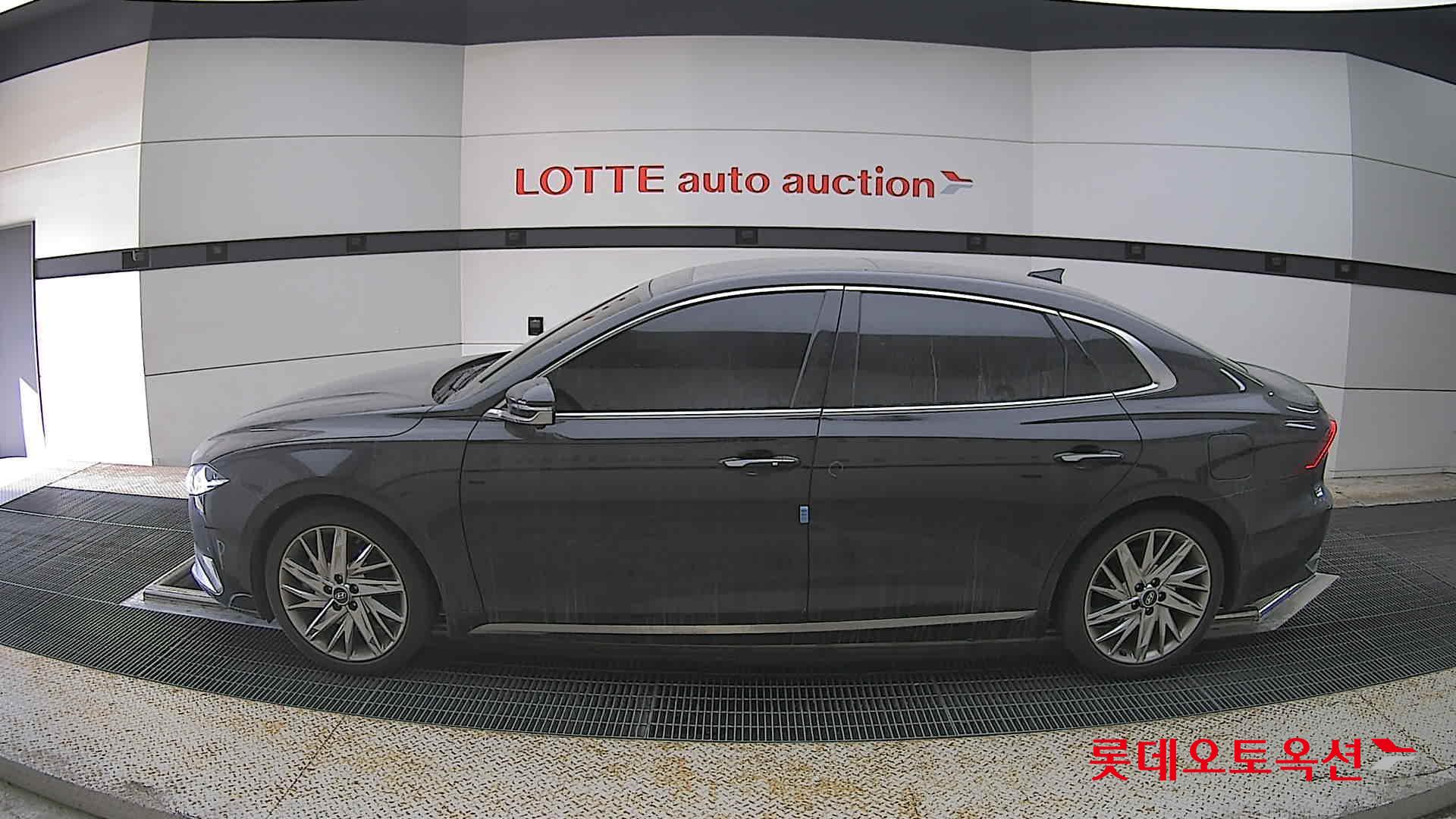 Hyundai Grandeur - 13