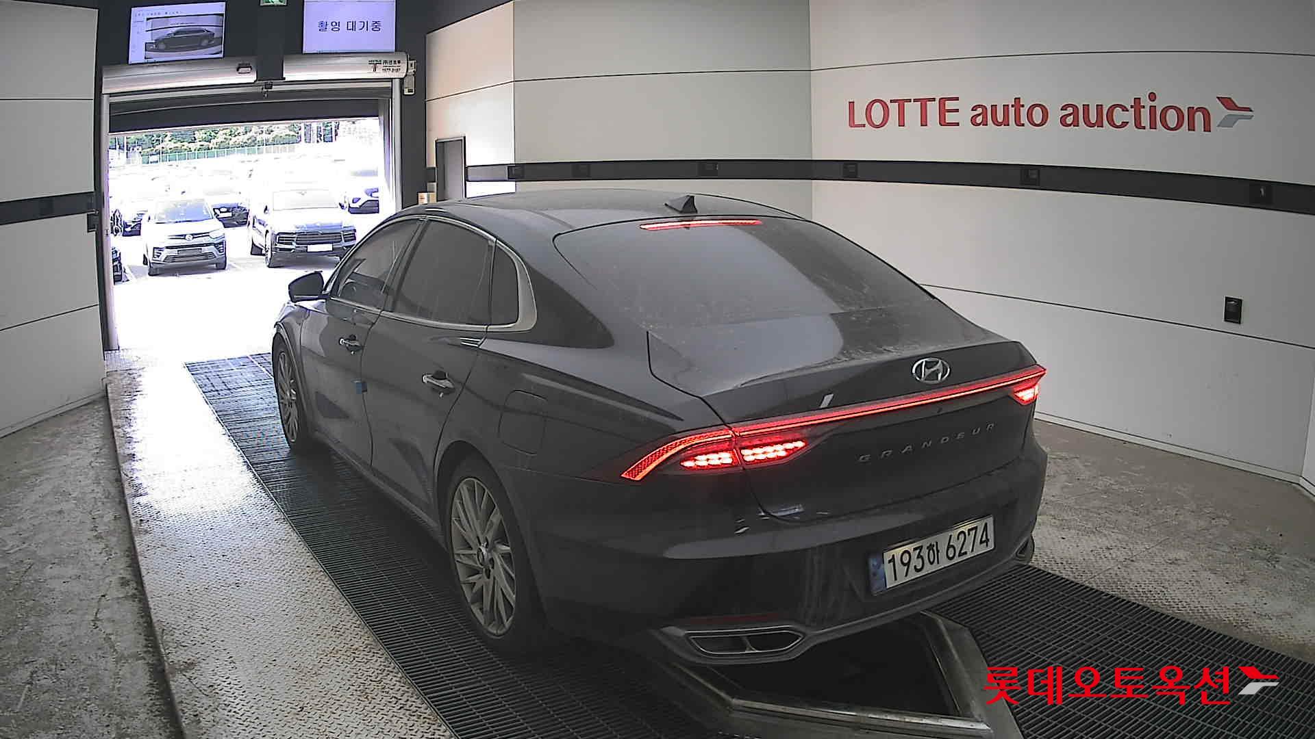 Hyundai Grandeur - 16