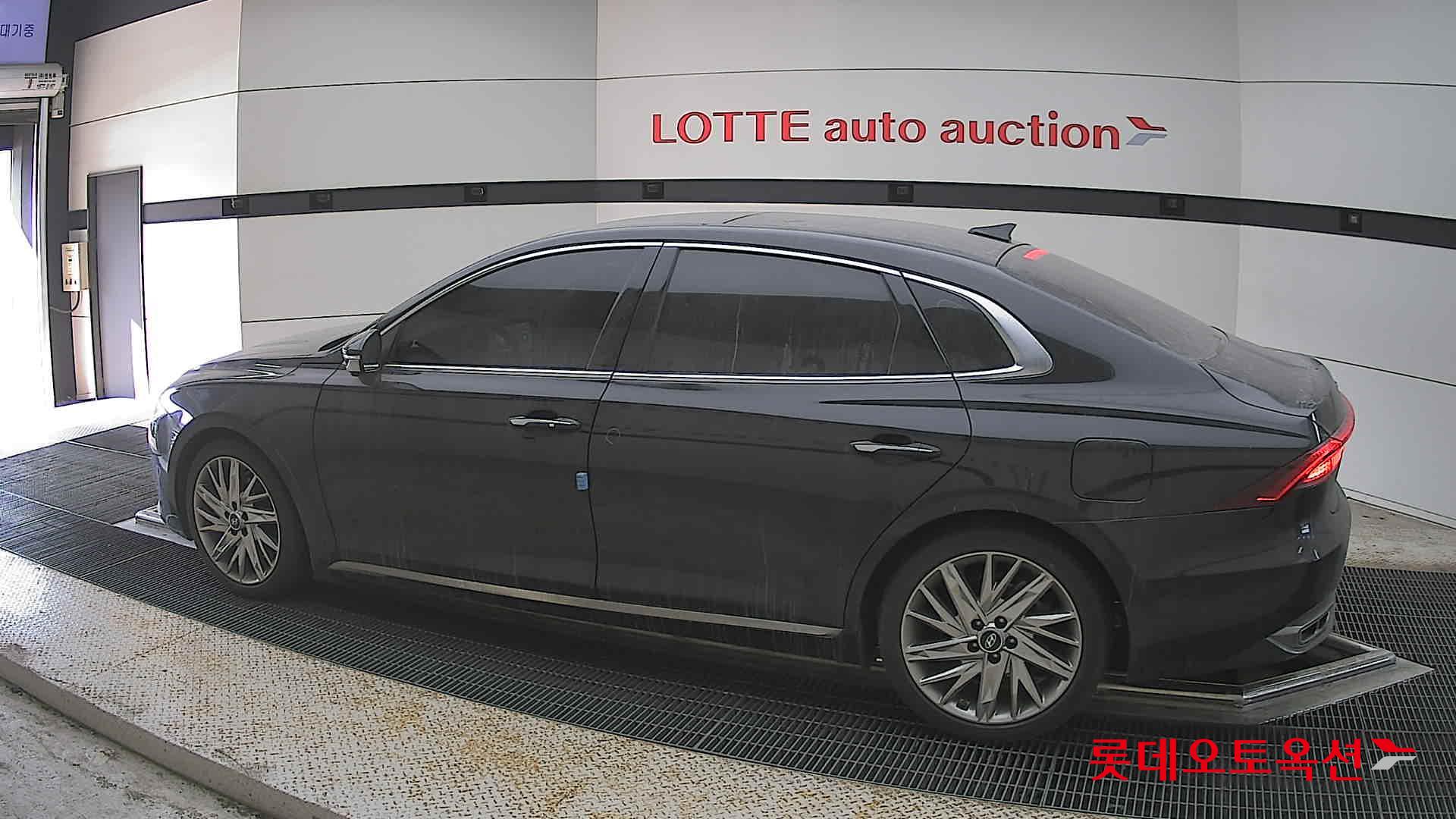 Hyundai Grandeur - 14