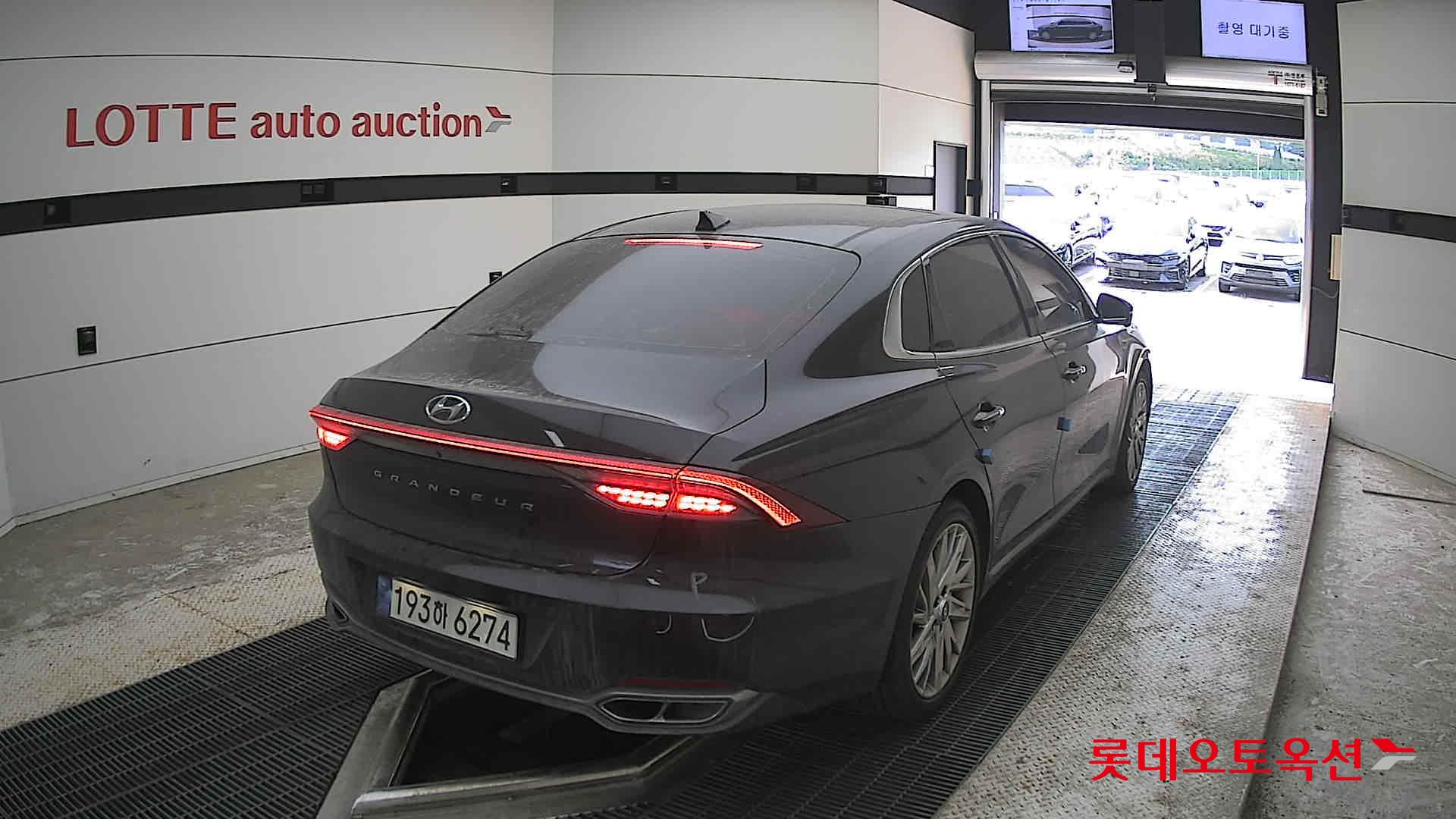 Hyundai Grandeur - 18