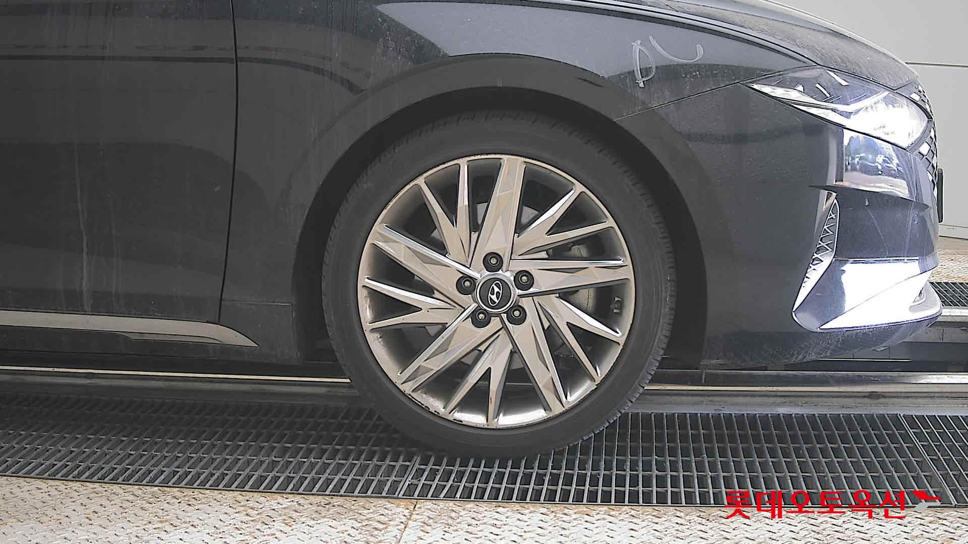 Hyundai Grandeur - 27