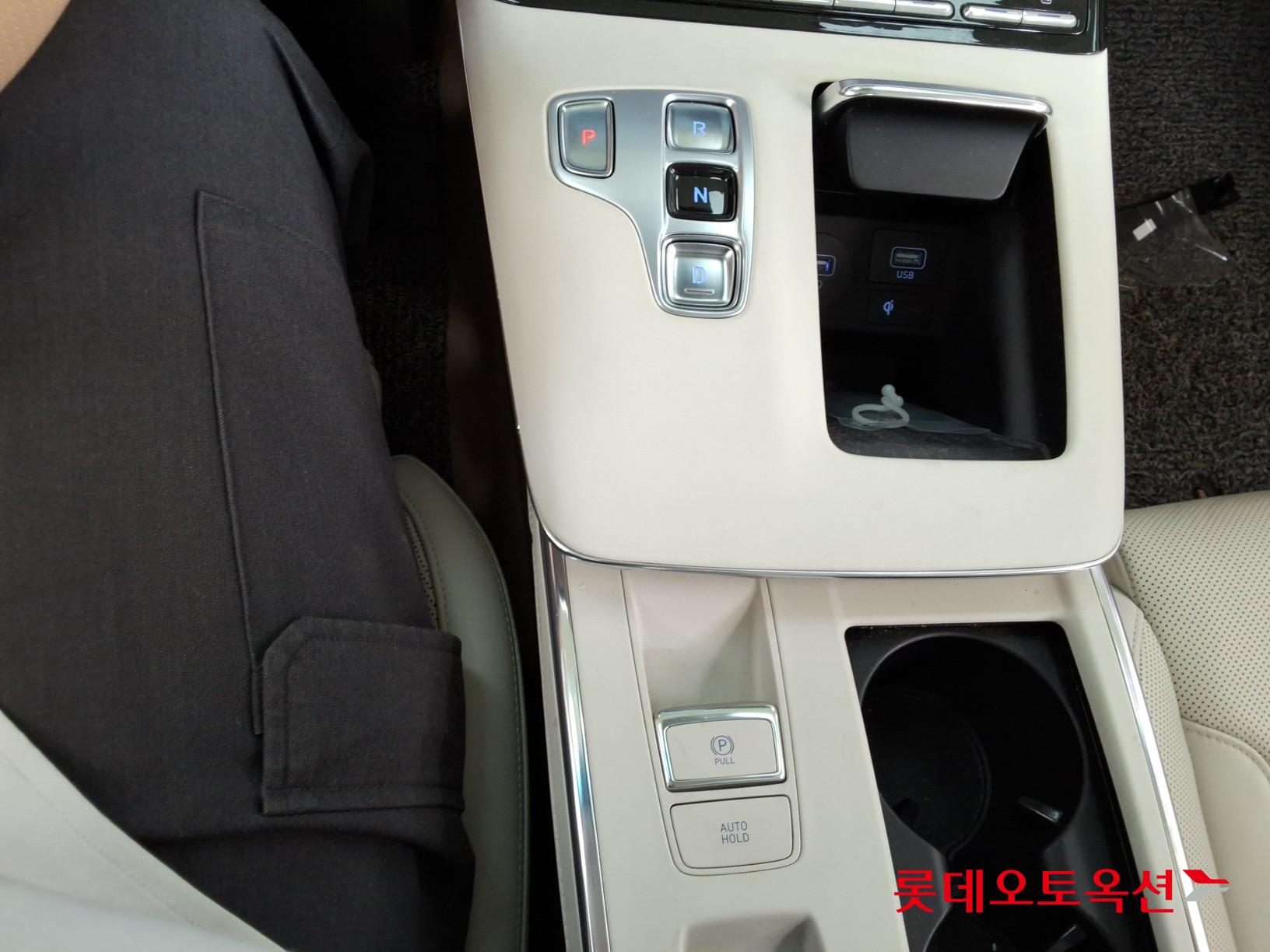 Hyundai Grandeur - 34