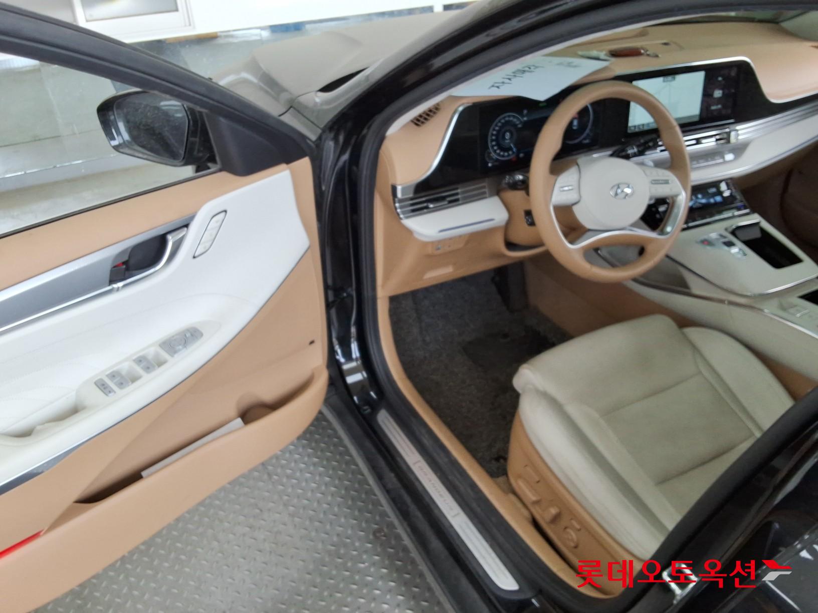 Hyundai Grandeur - 37
