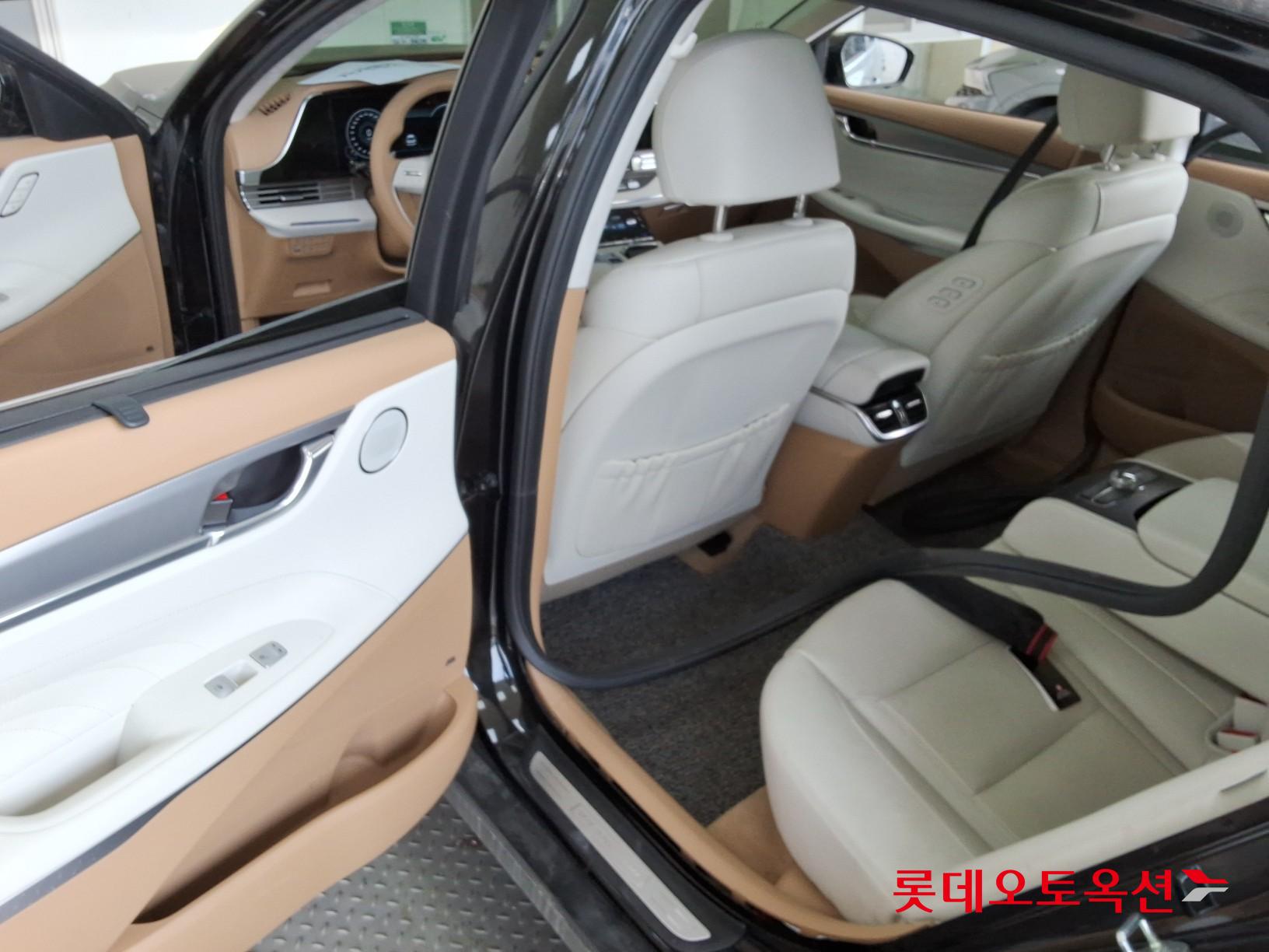 Hyundai Grandeur - 38