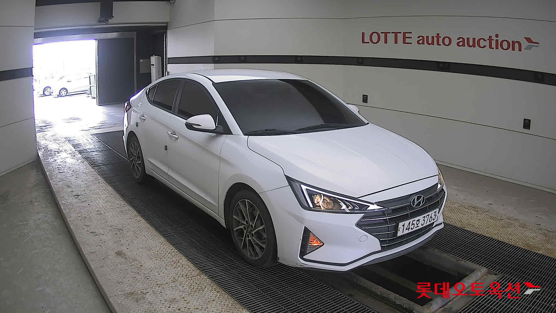 2020 - Hyundai AVANTE