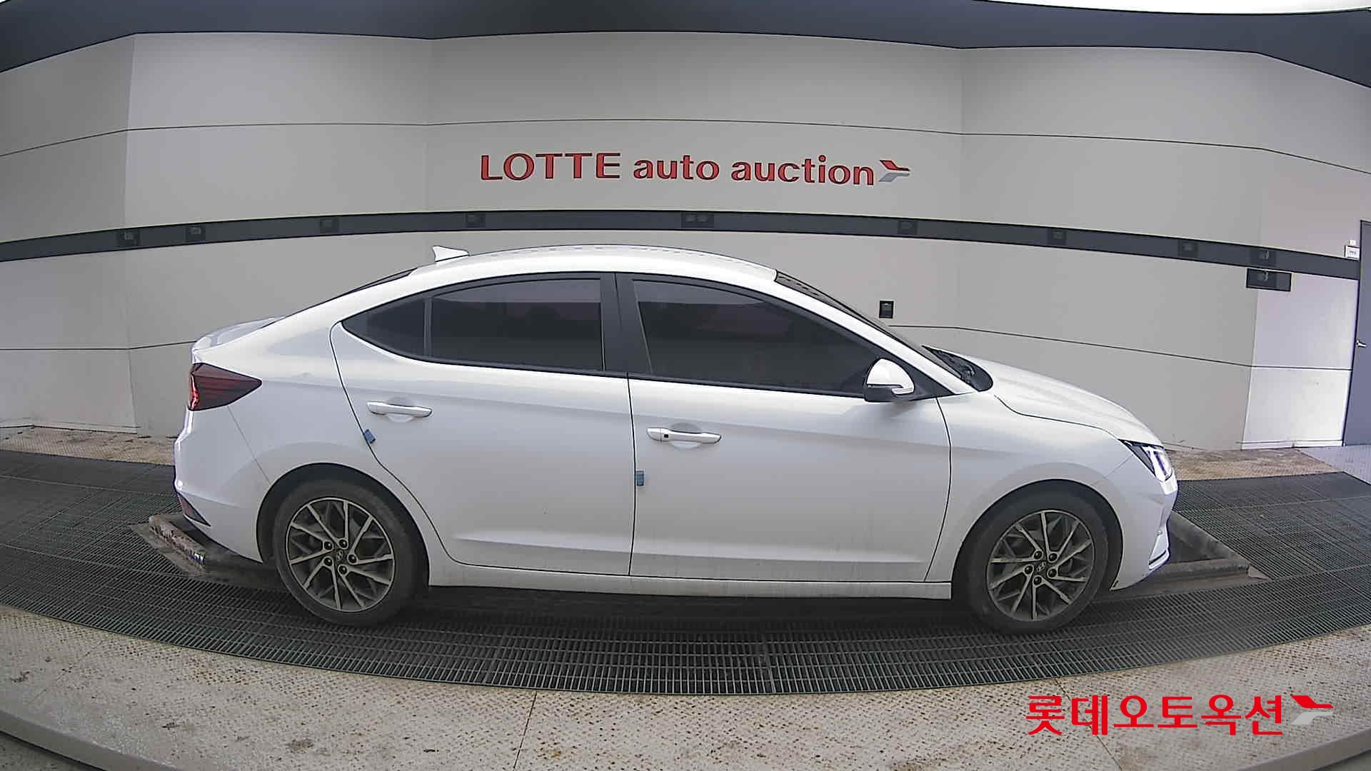 2020 - Hyundai AVANTE