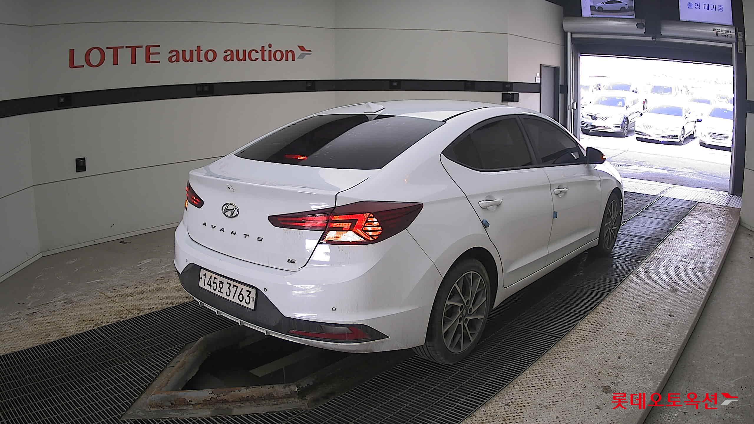 2020 - Hyundai AVANTE