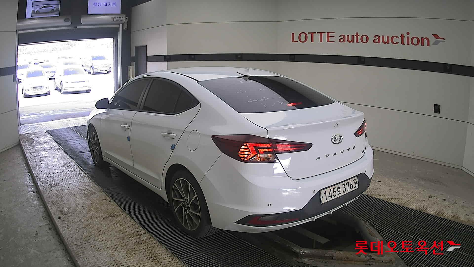 2020 - Hyundai AVANTE