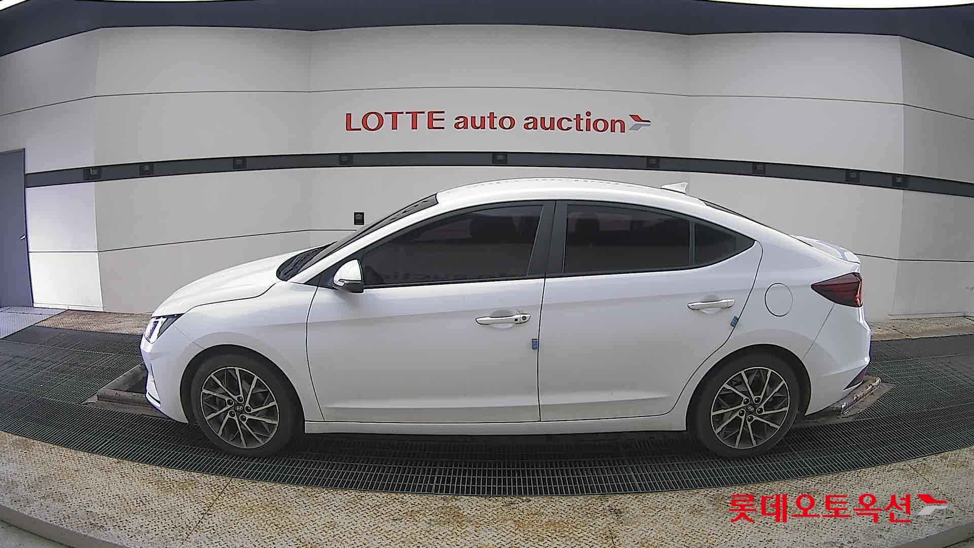 2020 - Hyundai AVANTE