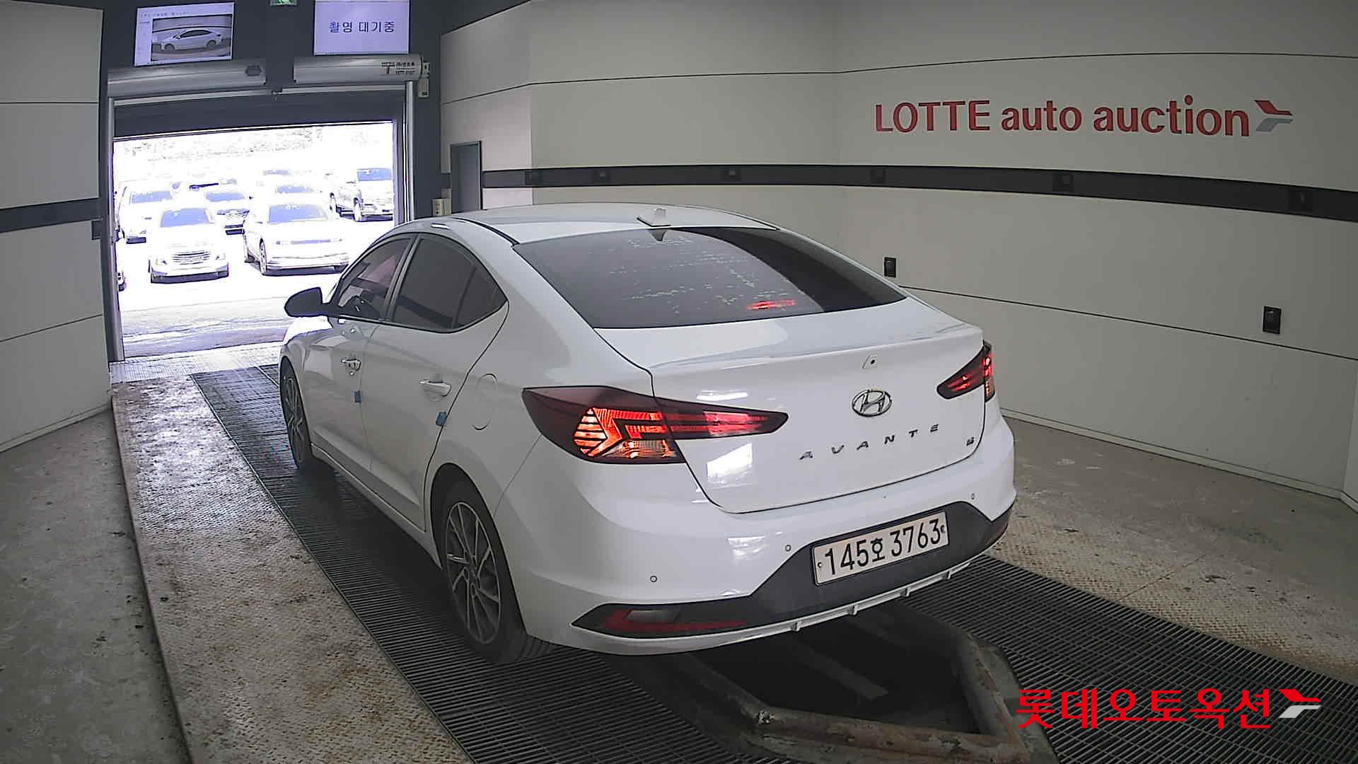 2020 - Hyundai AVANTE