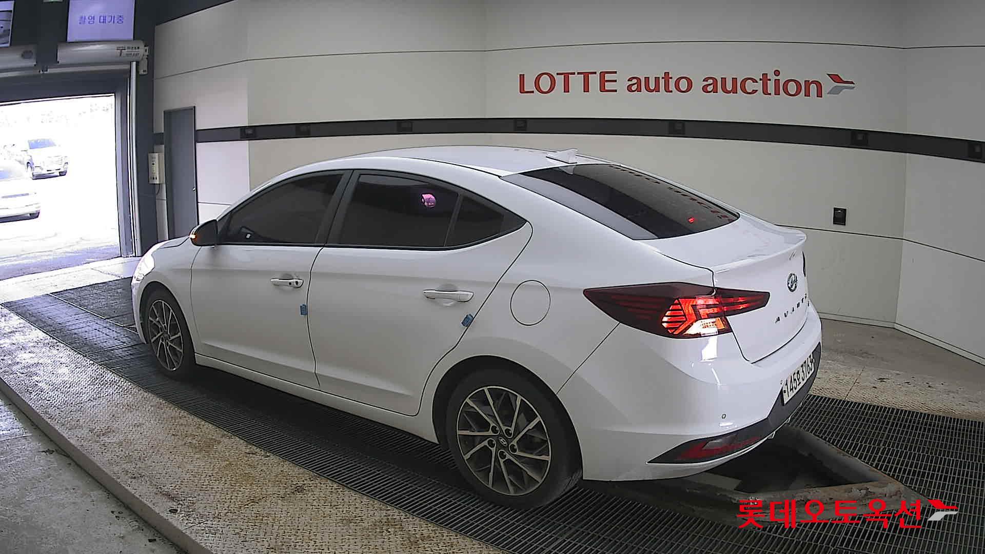 2020 - Hyundai AVANTE