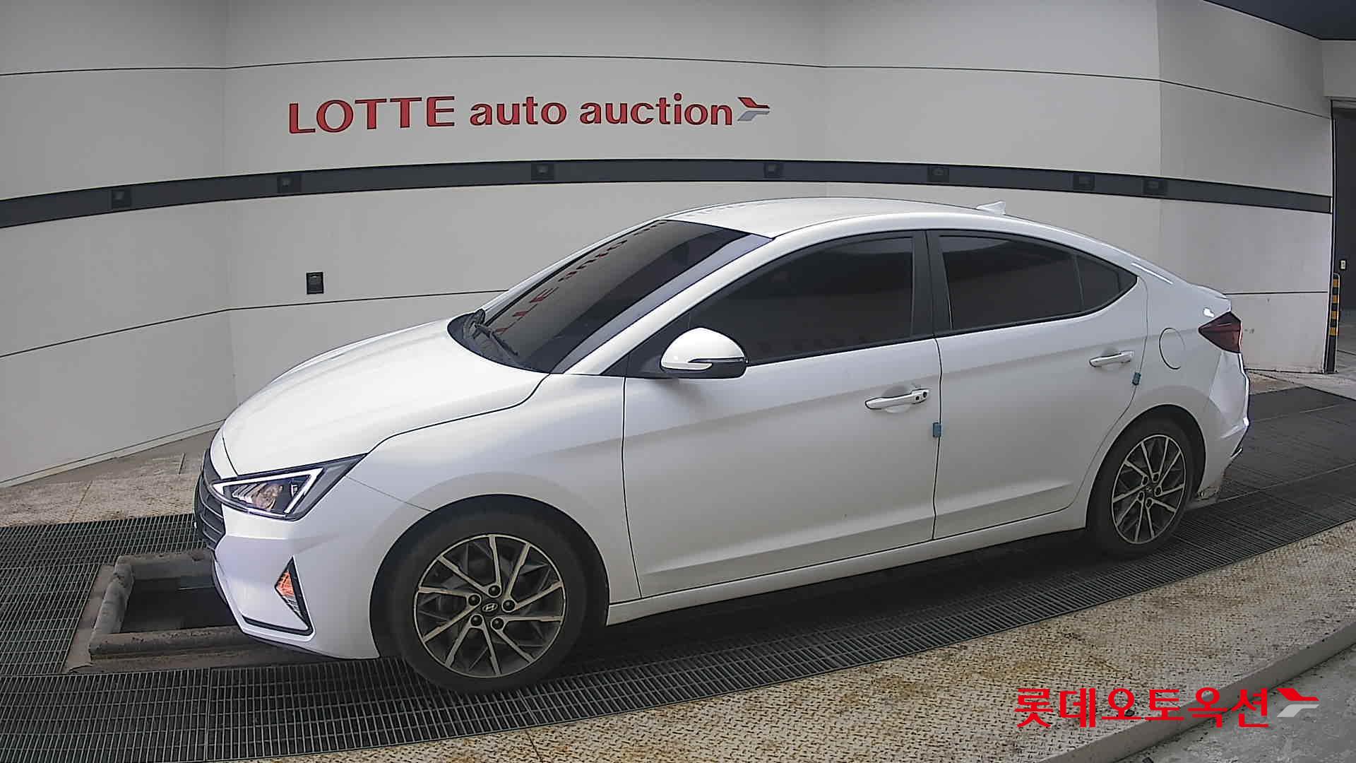 2020 - Hyundai AVANTE