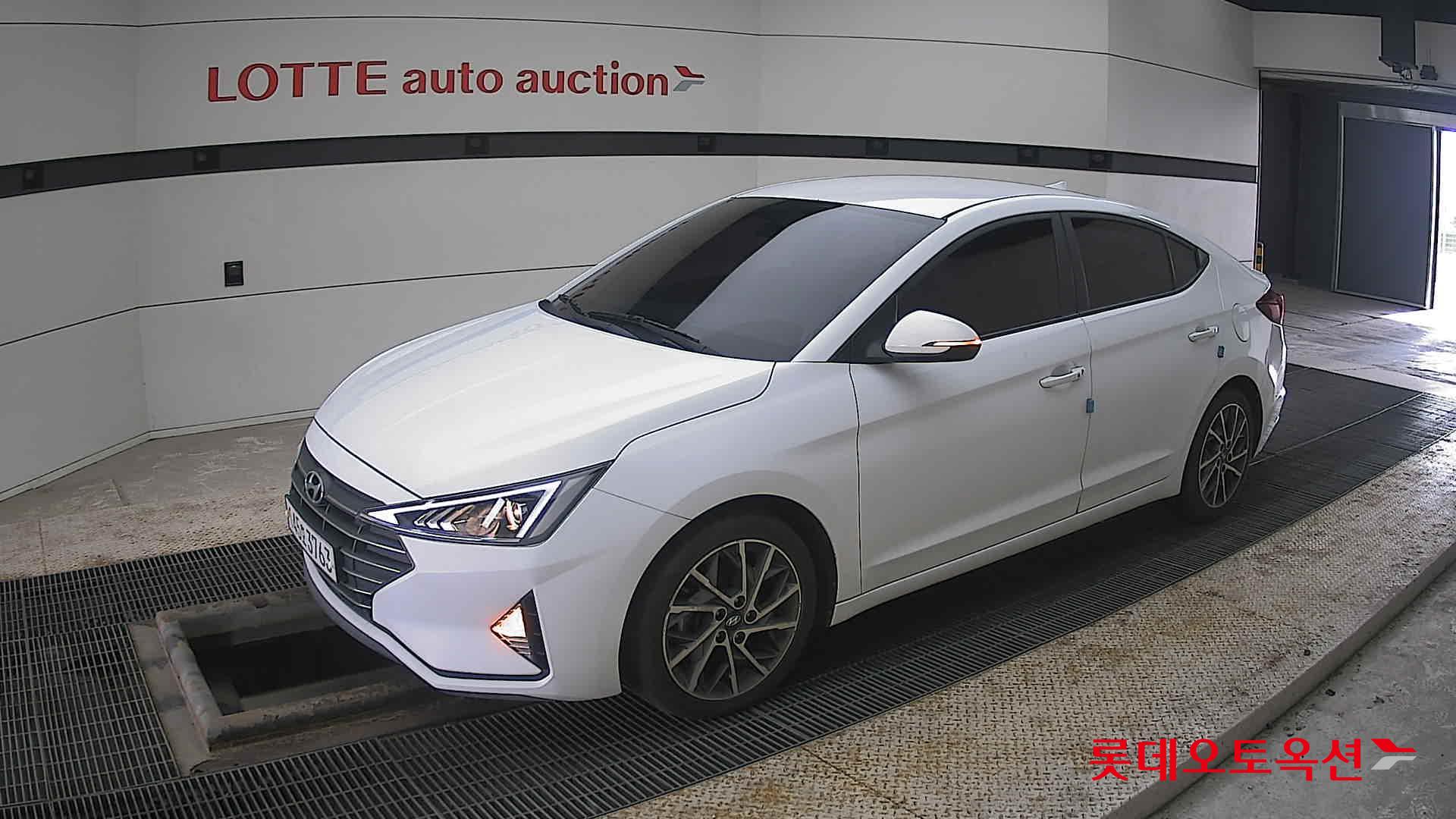 2020 - Hyundai AVANTE