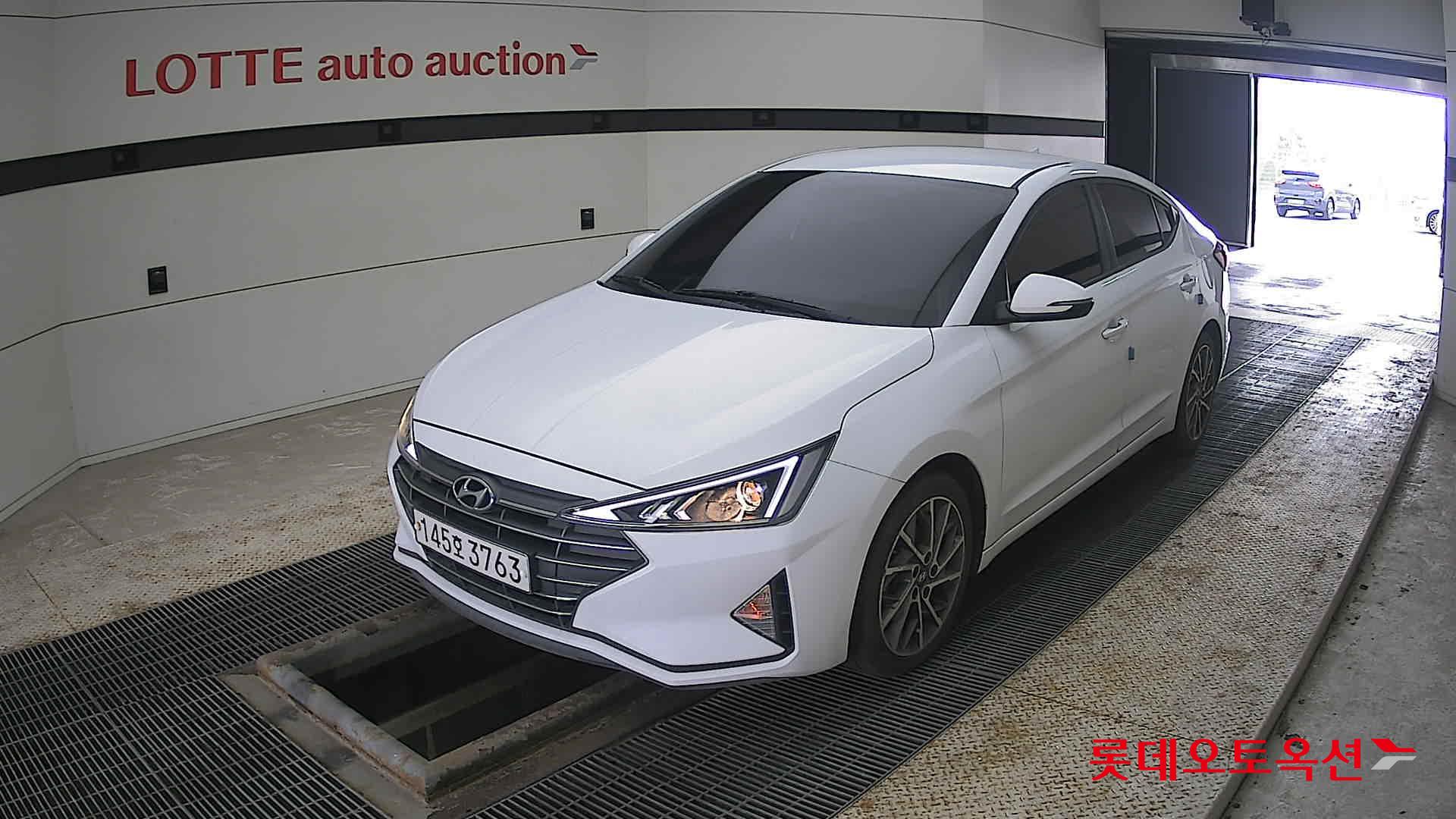 2020 - Hyundai AVANTE