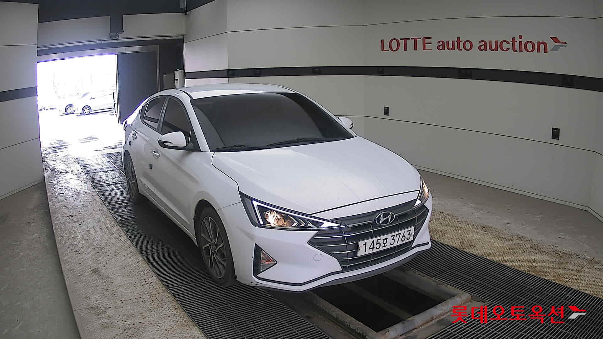 2020 - Hyundai AVANTE