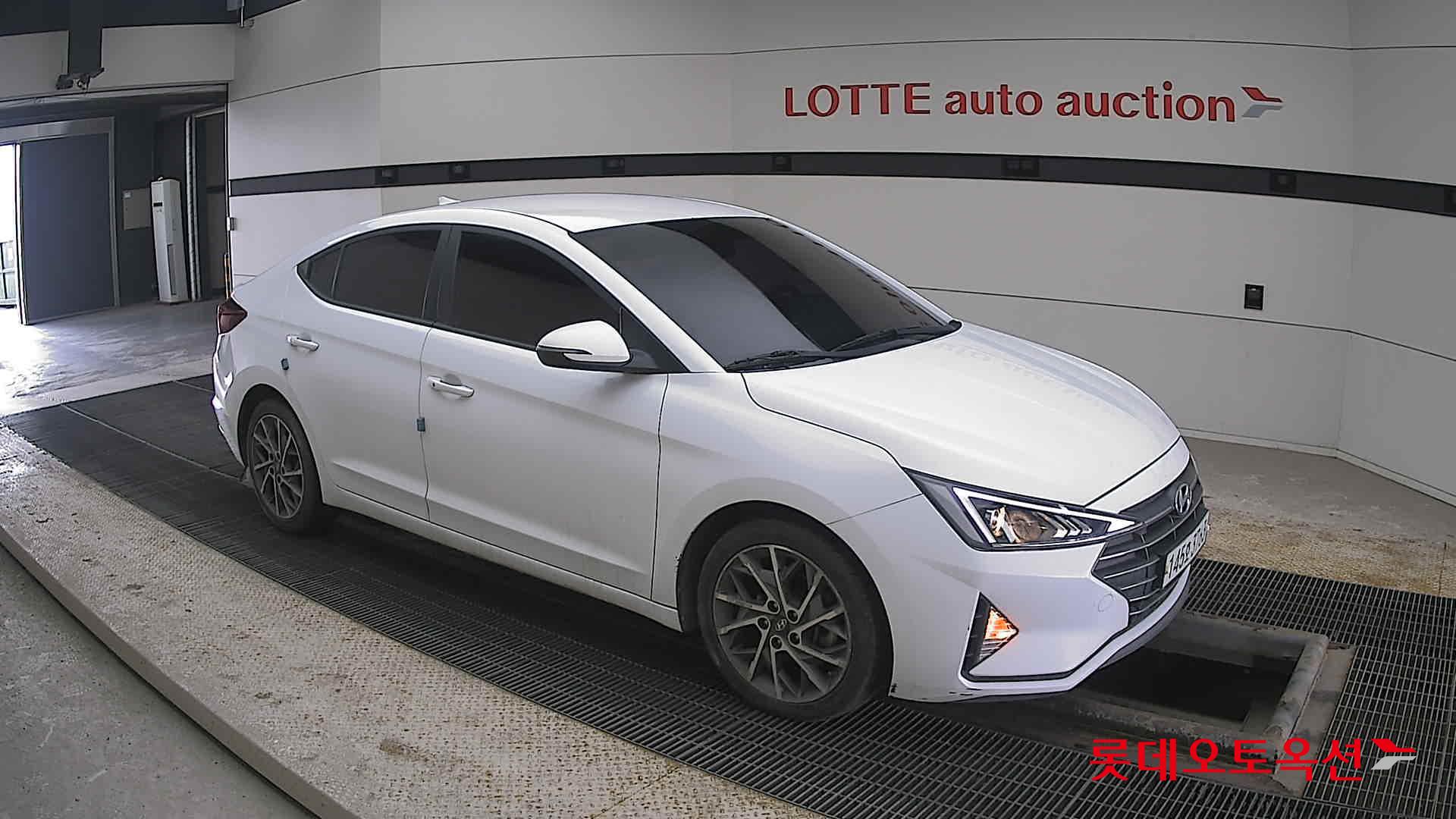 2020 - Hyundai AVANTE