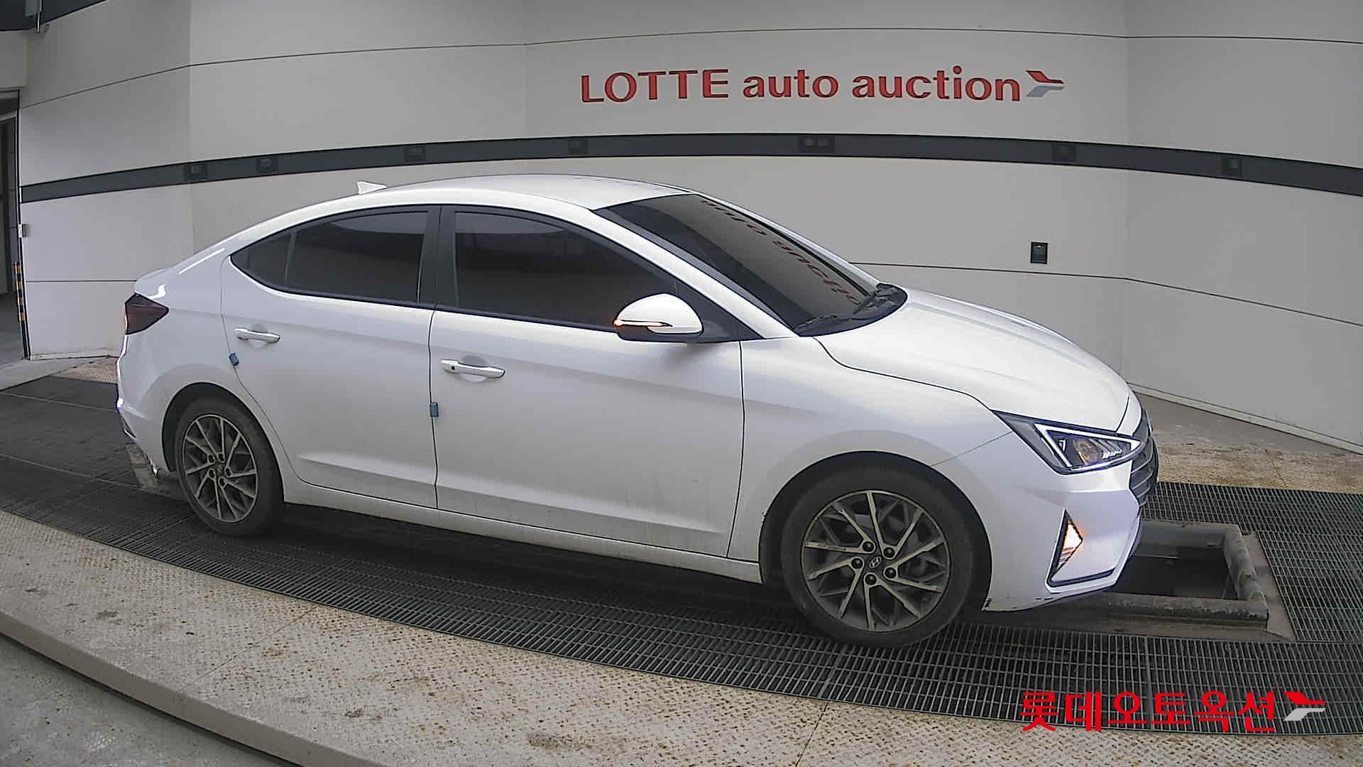 2020 - Hyundai AVANTE