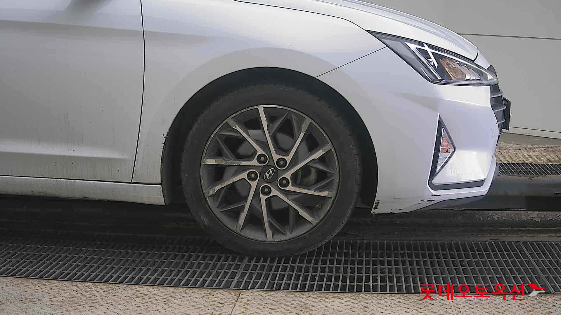 2020 - Hyundai AVANTE