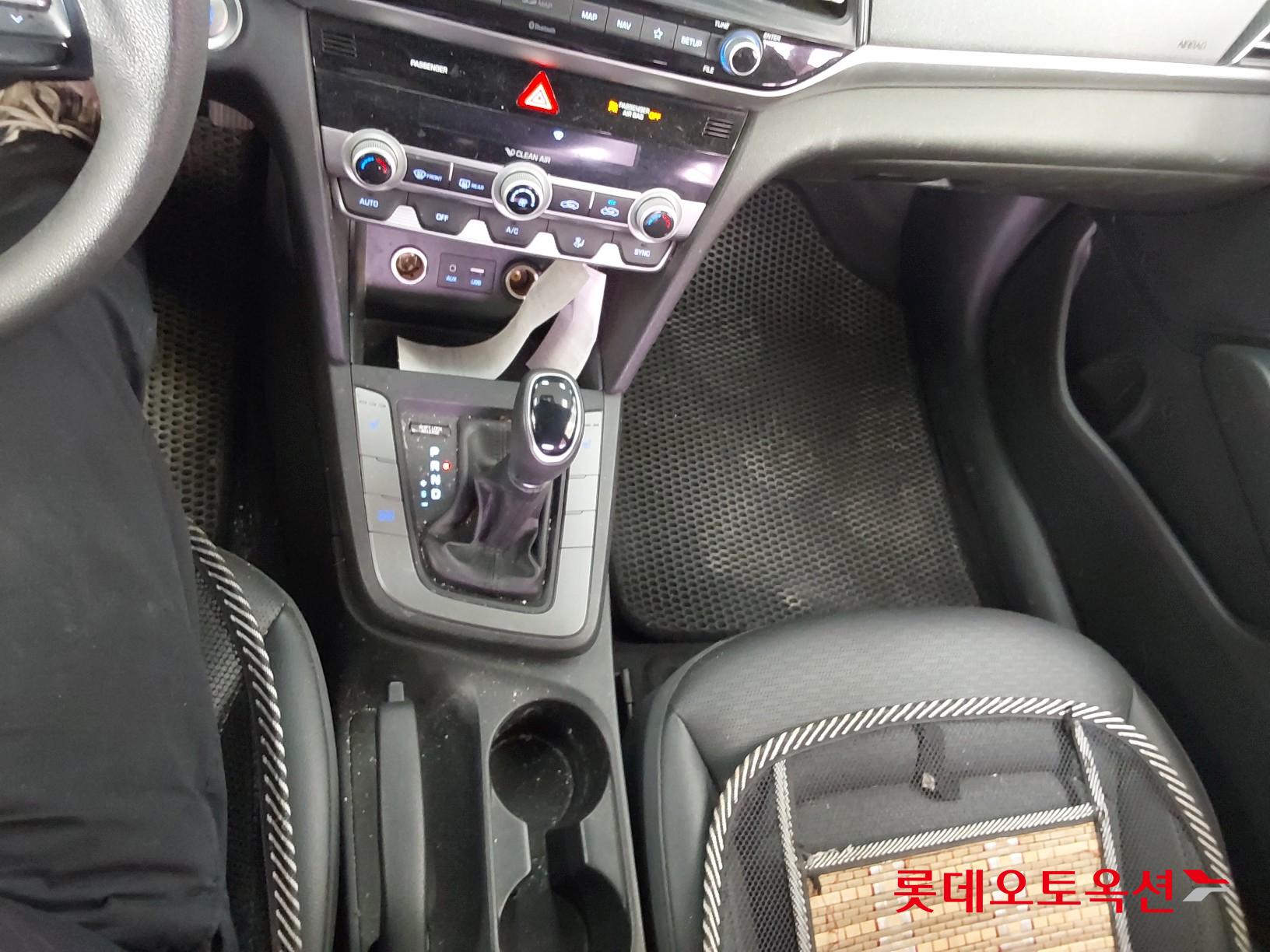 2020 - Hyundai AVANTE