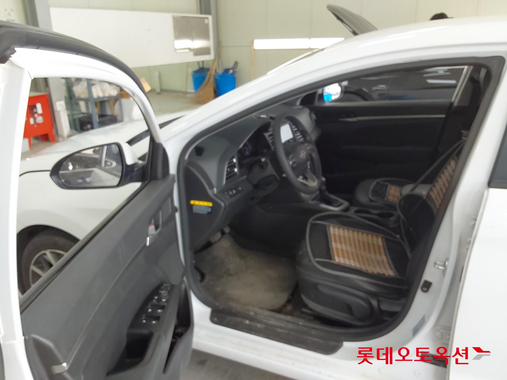 2020 - Hyundai AVANTE