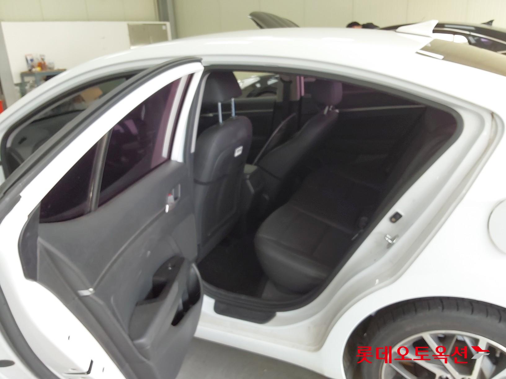 2020 - Hyundai AVANTE