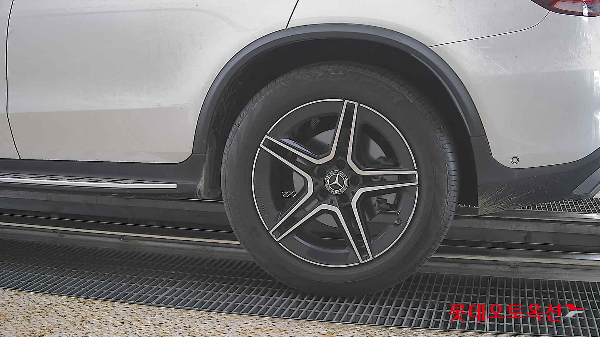 Mercedes-Benz GLC-Class - 26