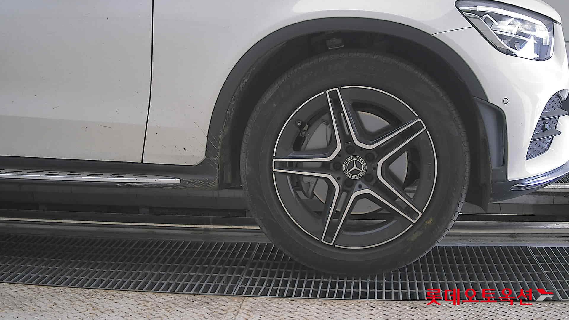 Mercedes-Benz GLC-Class - 27