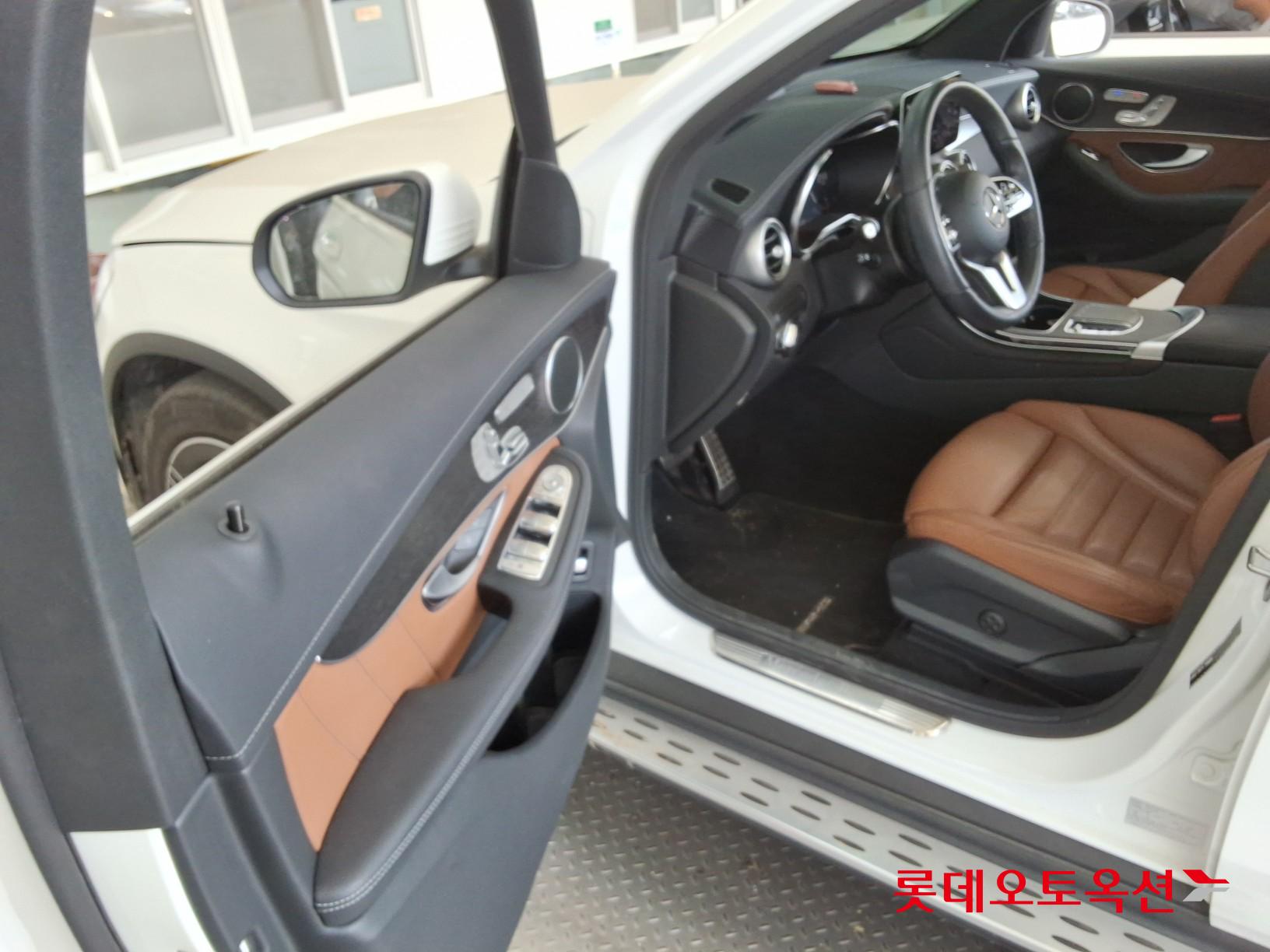 Mercedes-Benz GLC-Class - 37