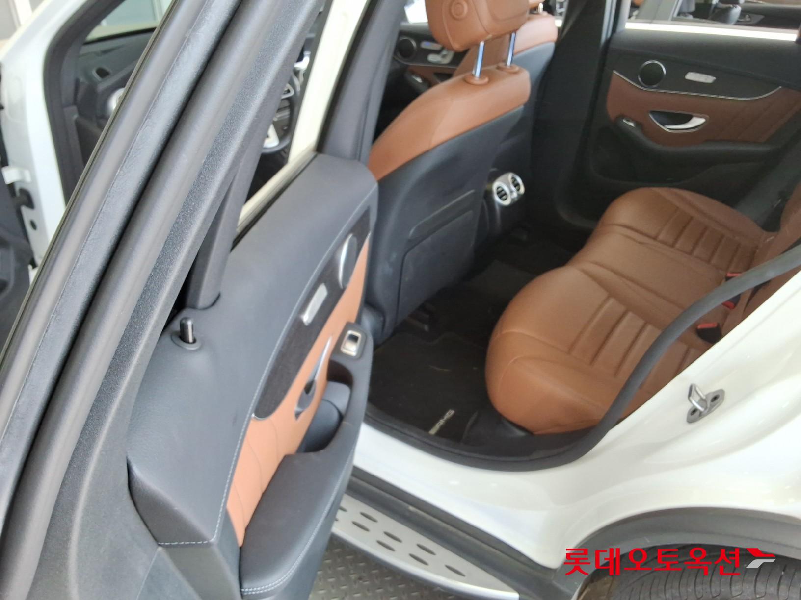 Mercedes-Benz GLC-Class - 38