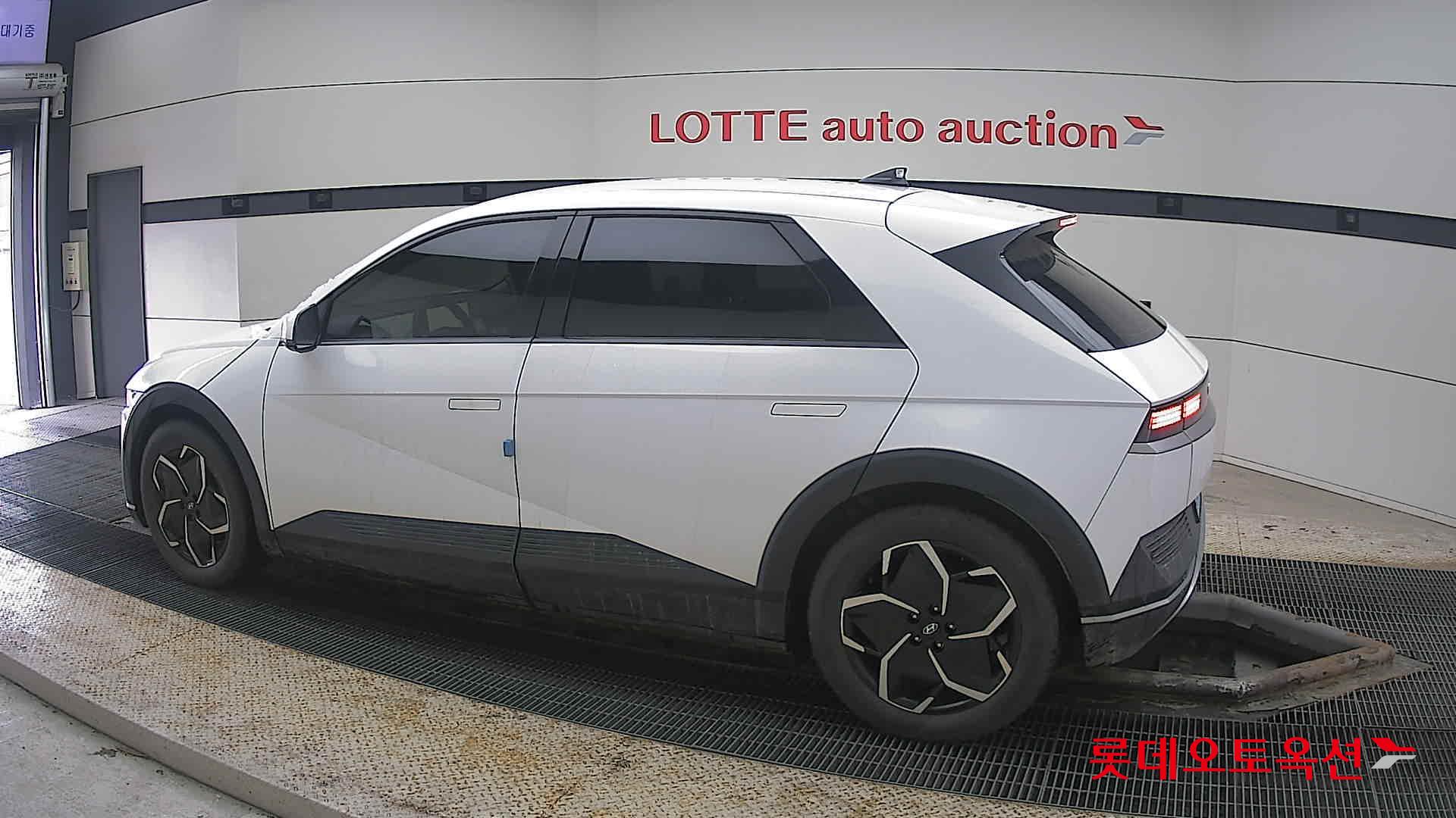 هيونداي أيونيك 5 2022 - صورة 14