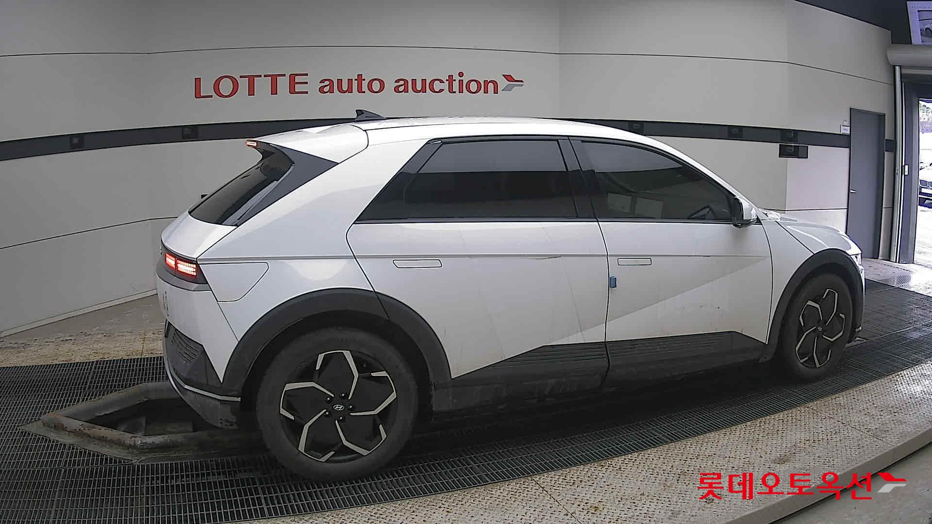 هيونداي أيونيك 5 2022 - صورة 20