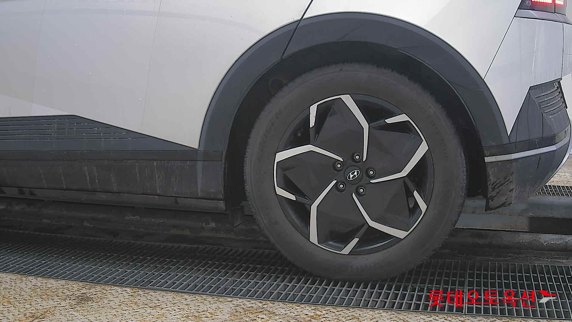 هيونداي أيونيك 5 2022 - صورة 26