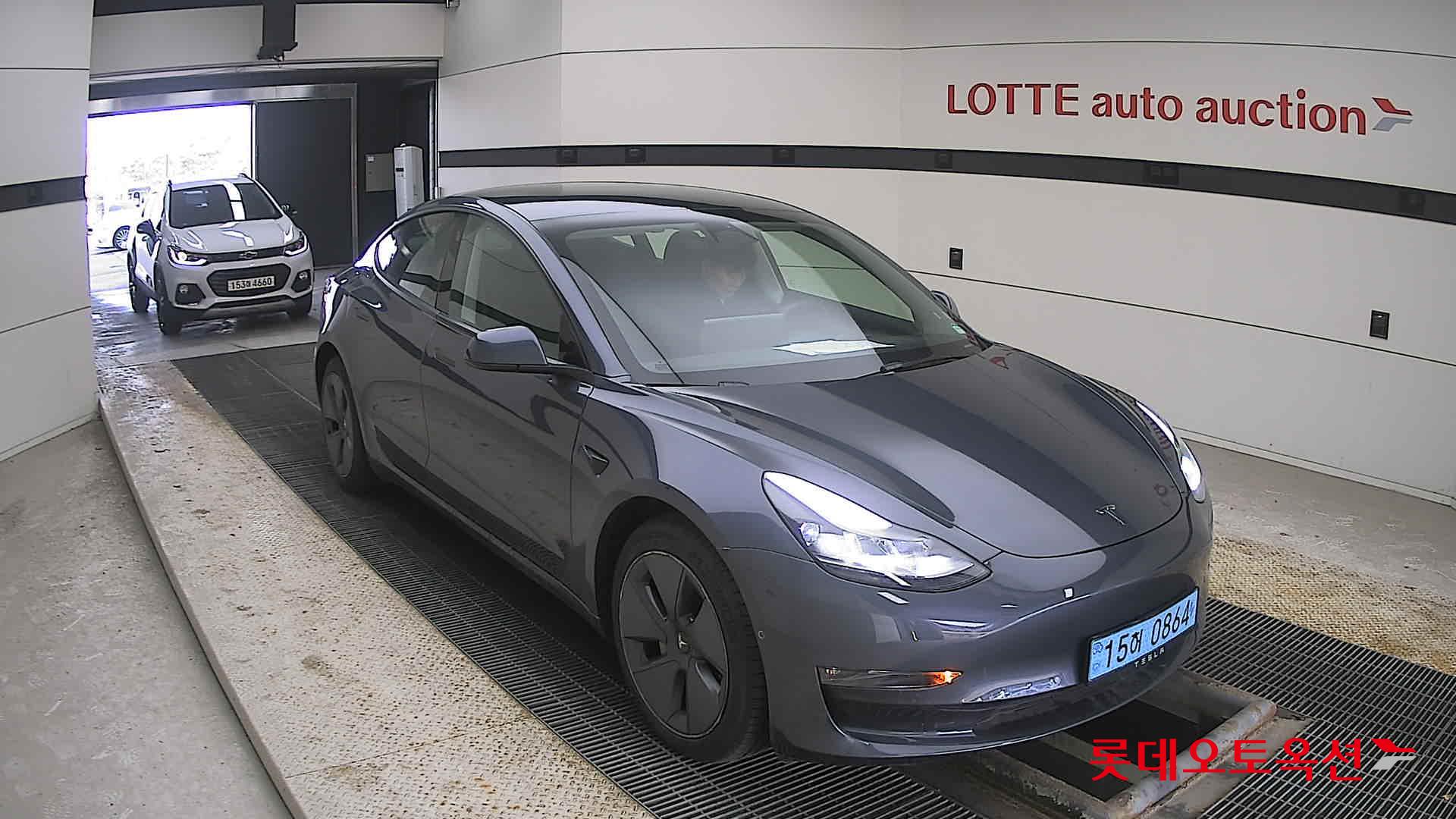 2022 - Tesla MODEL 3