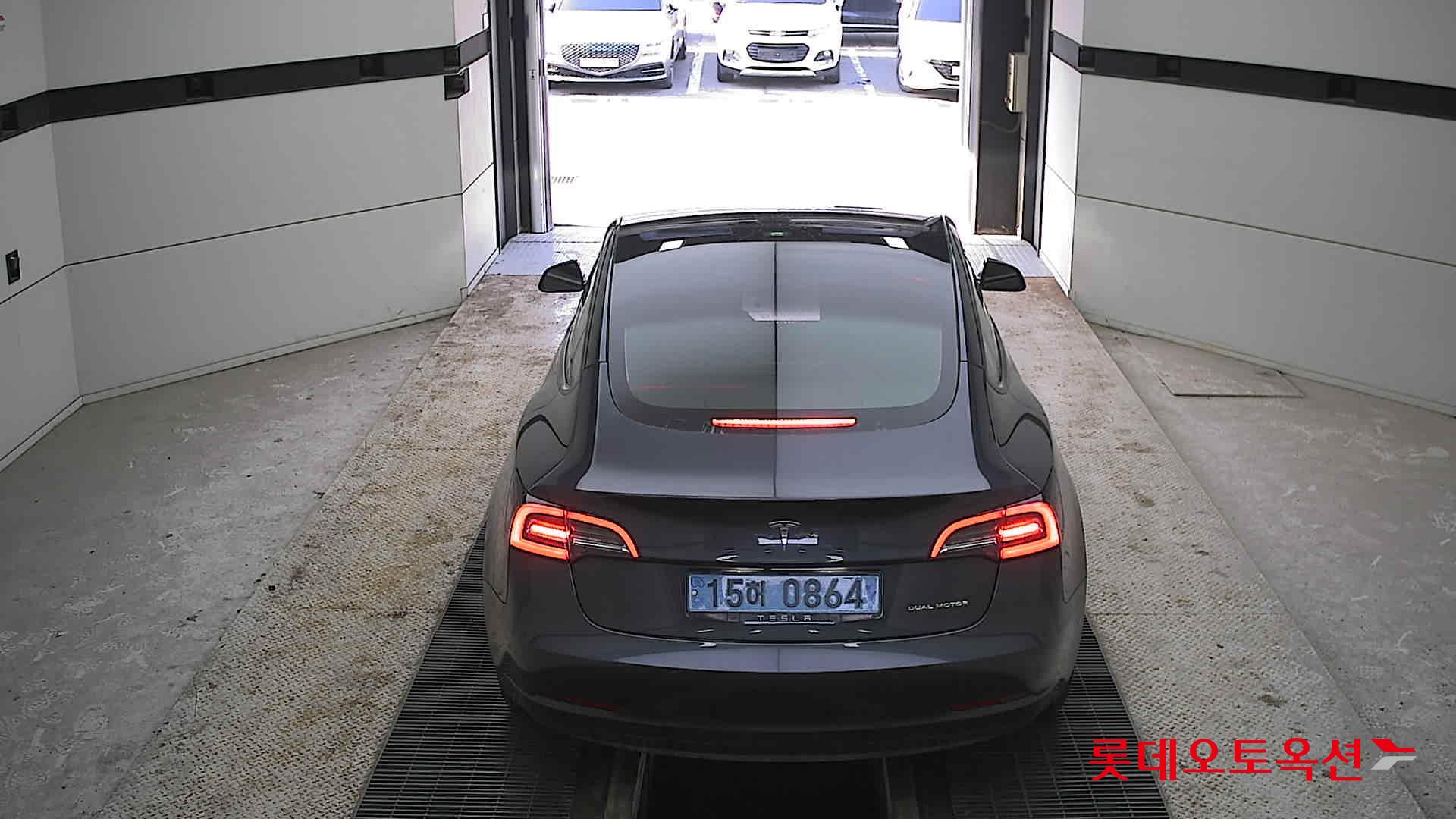 2022 - Tesla MODEL 3