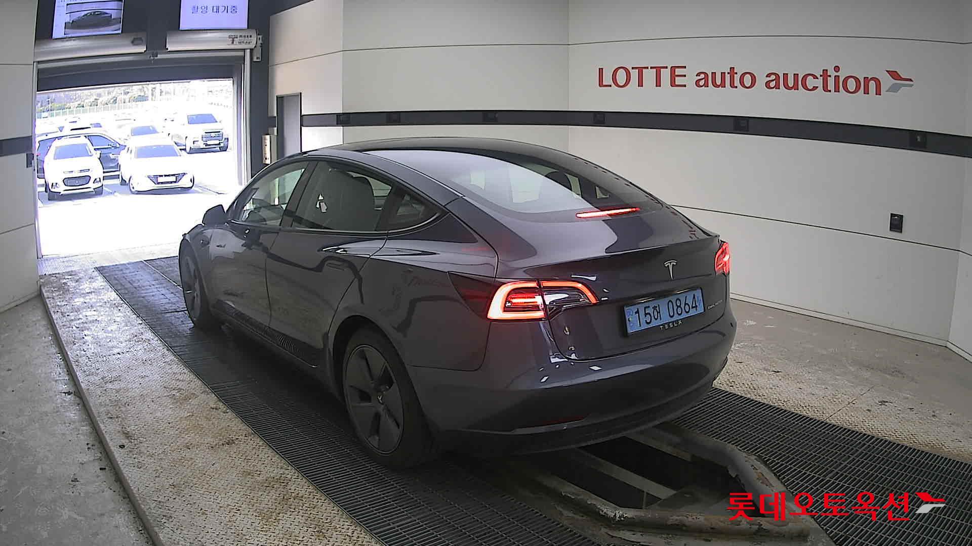 2022 - Tesla MODEL 3