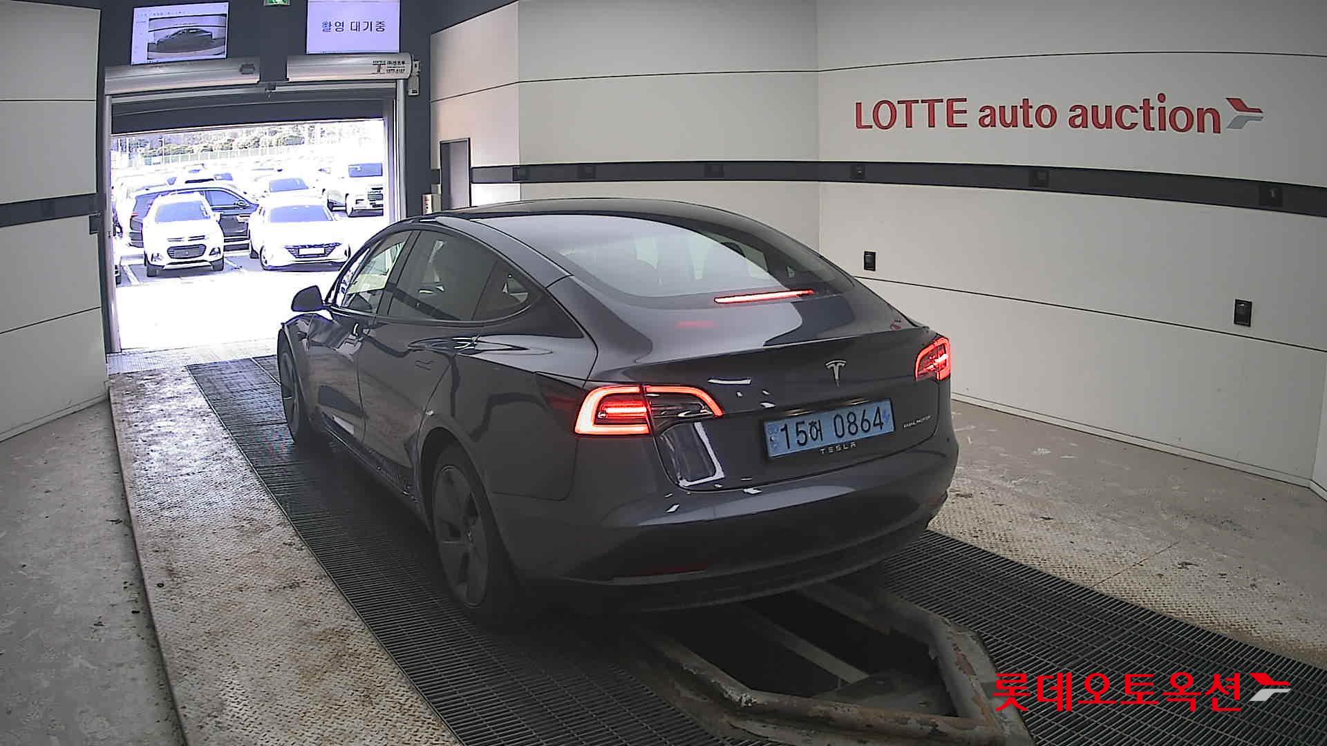 2022 - Tesla MODEL 3