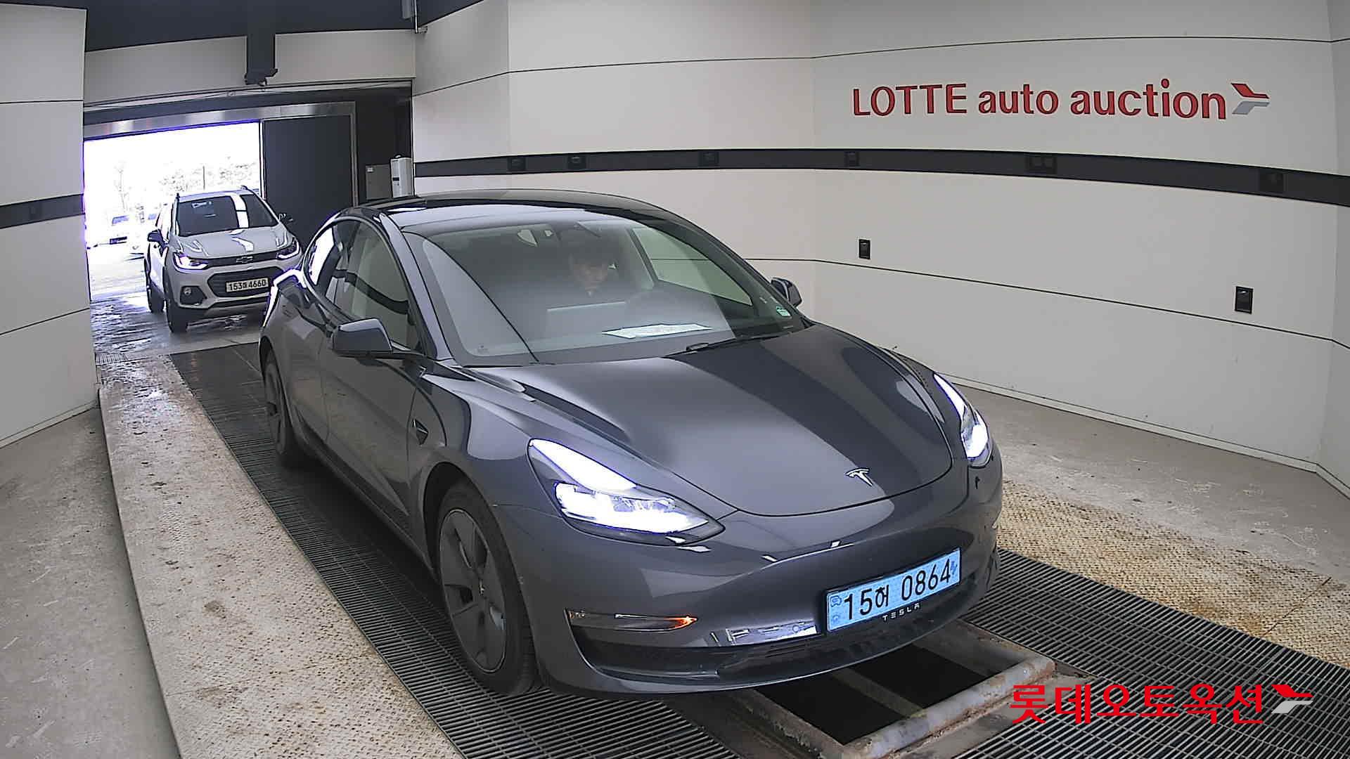 2022 - Tesla MODEL 3