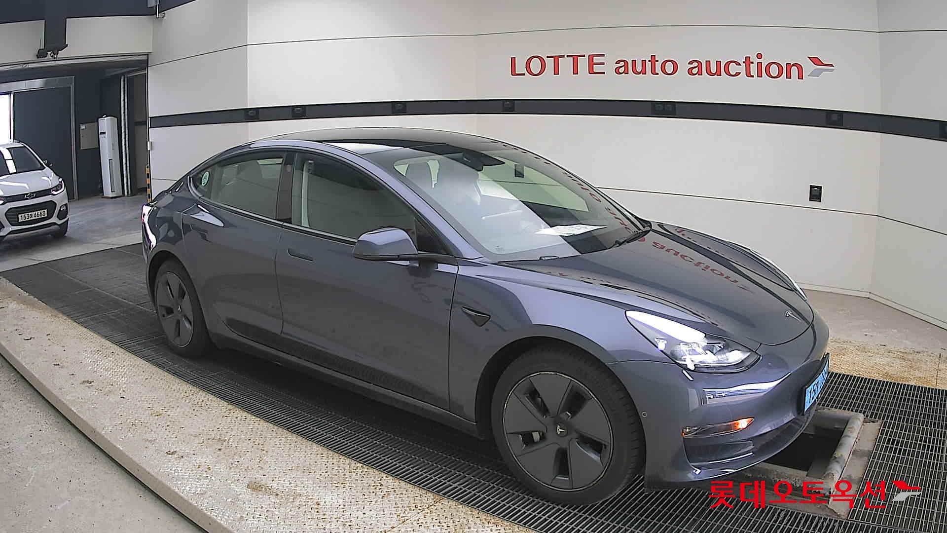 2022 - Tesla MODEL 3