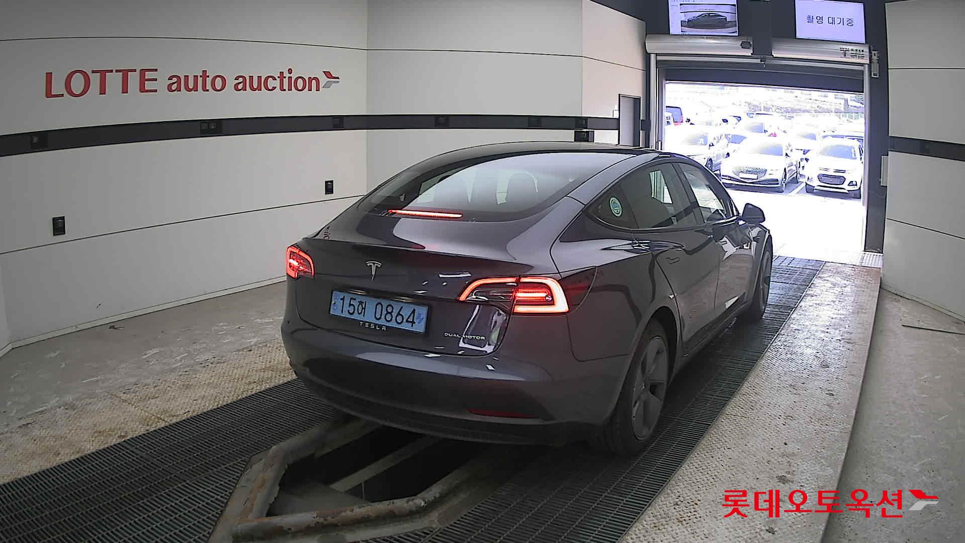 2022 - Tesla MODEL 3