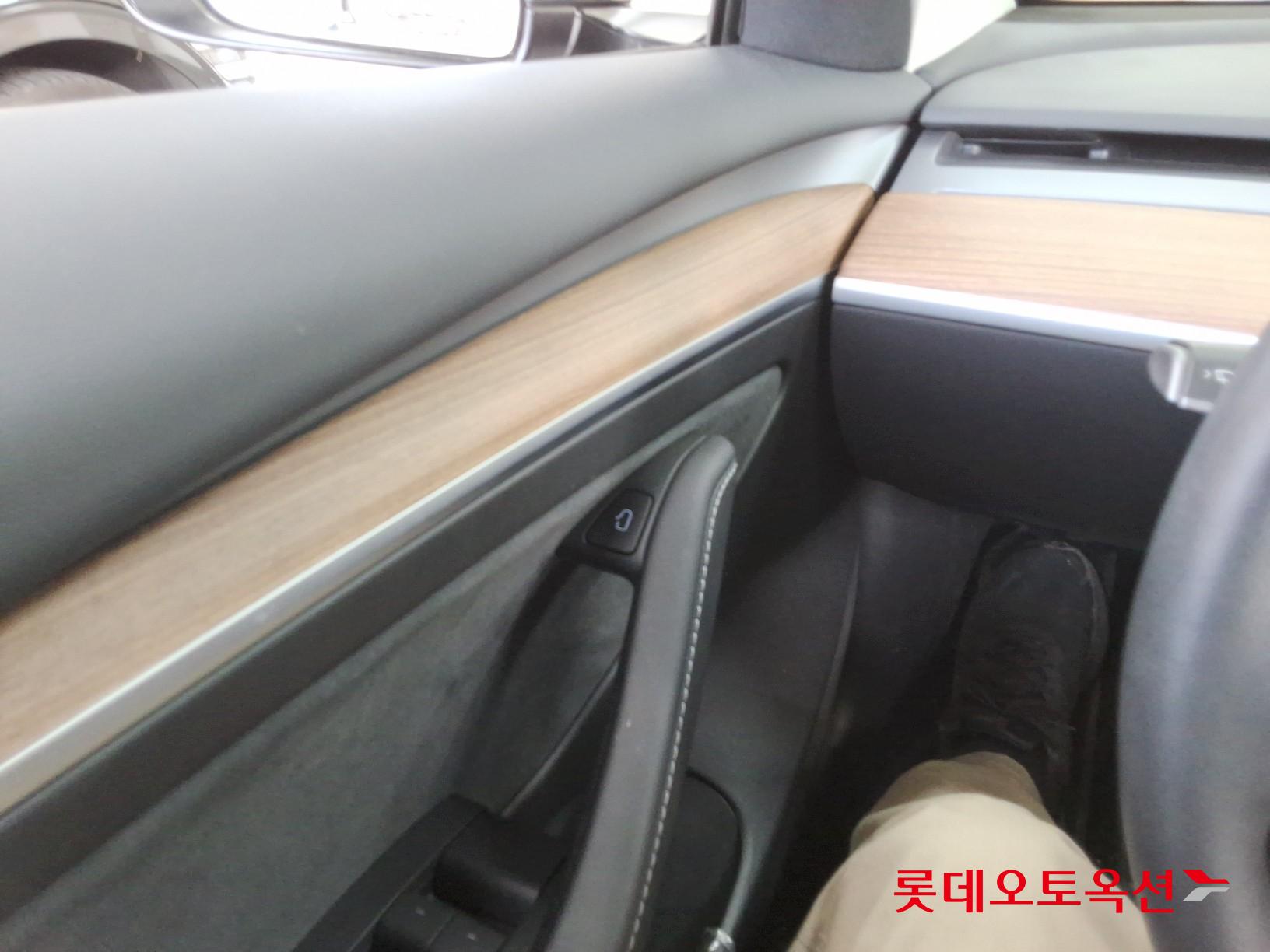 2022 - Tesla MODEL 3