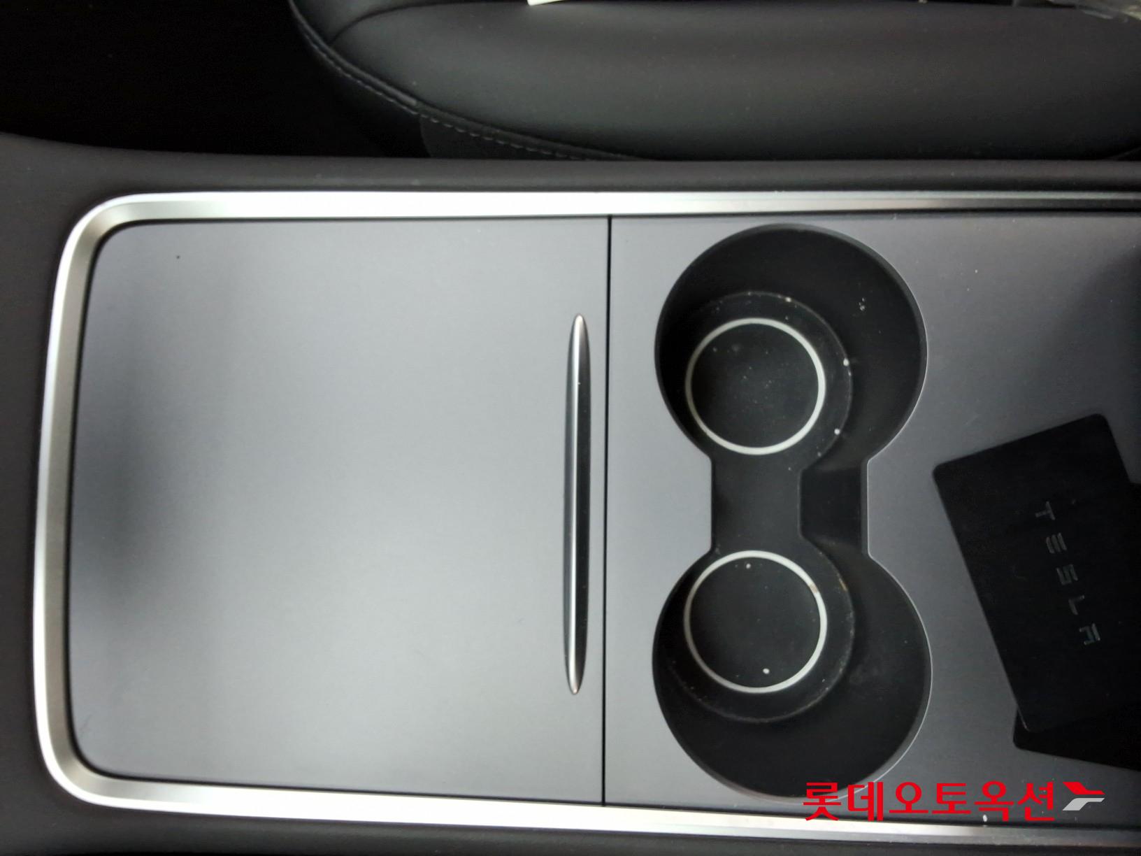 2022 - Tesla MODEL 3