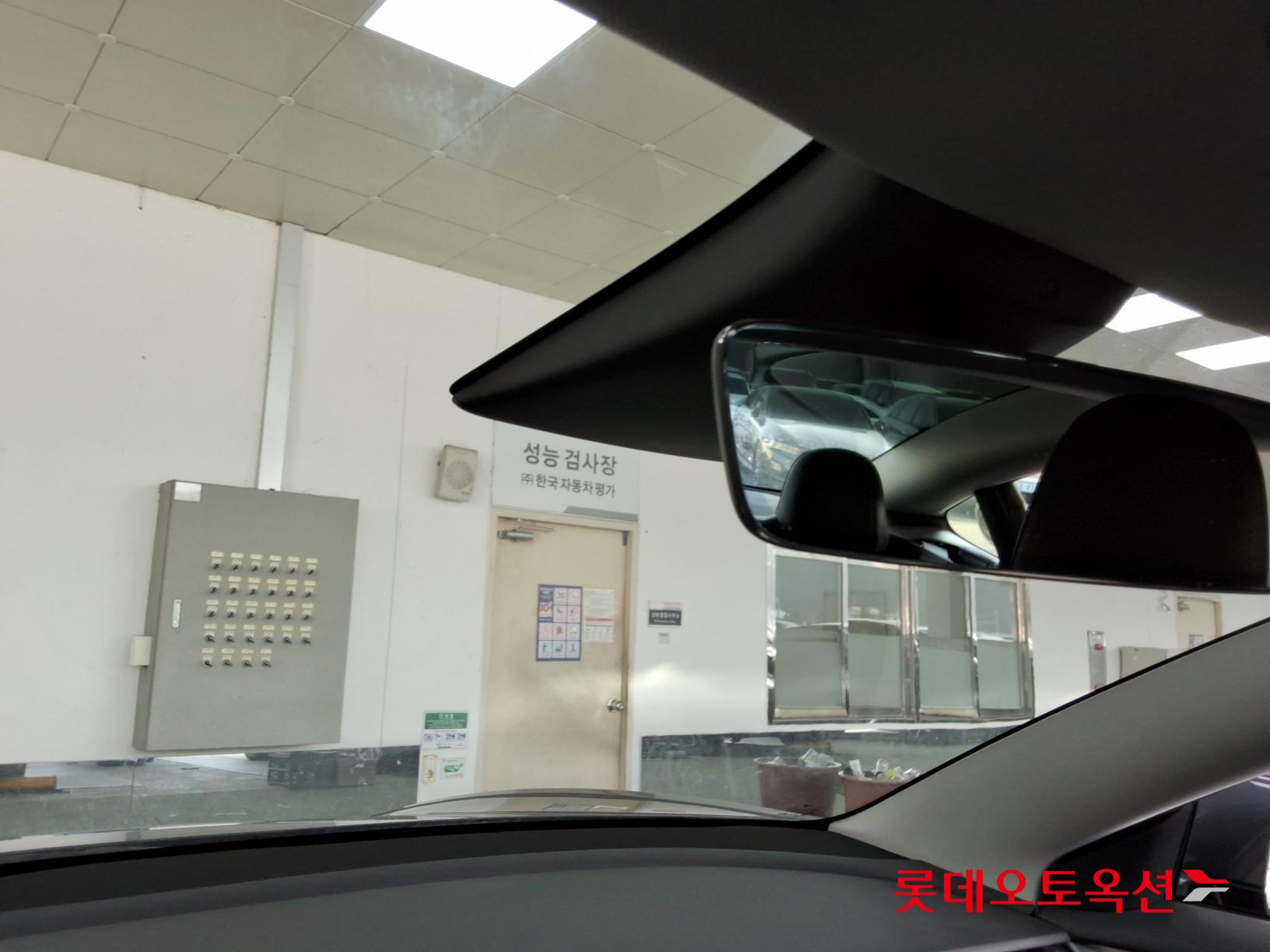 2022 - Tesla MODEL 3