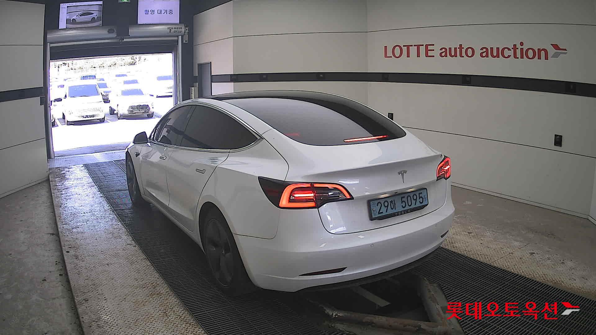 Tesla Model 3 Standard Range Plus RWD id 3816434 из Кореи 9