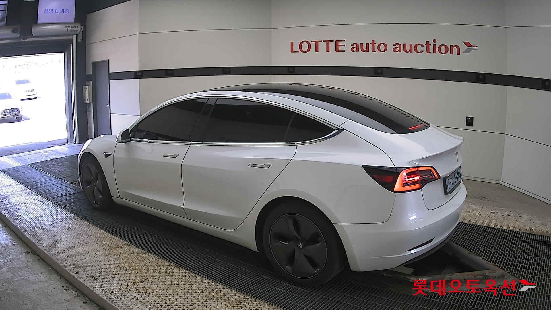 Tesla Model 3 Standard Range Plus RWD id 3816434 из Кореи 10