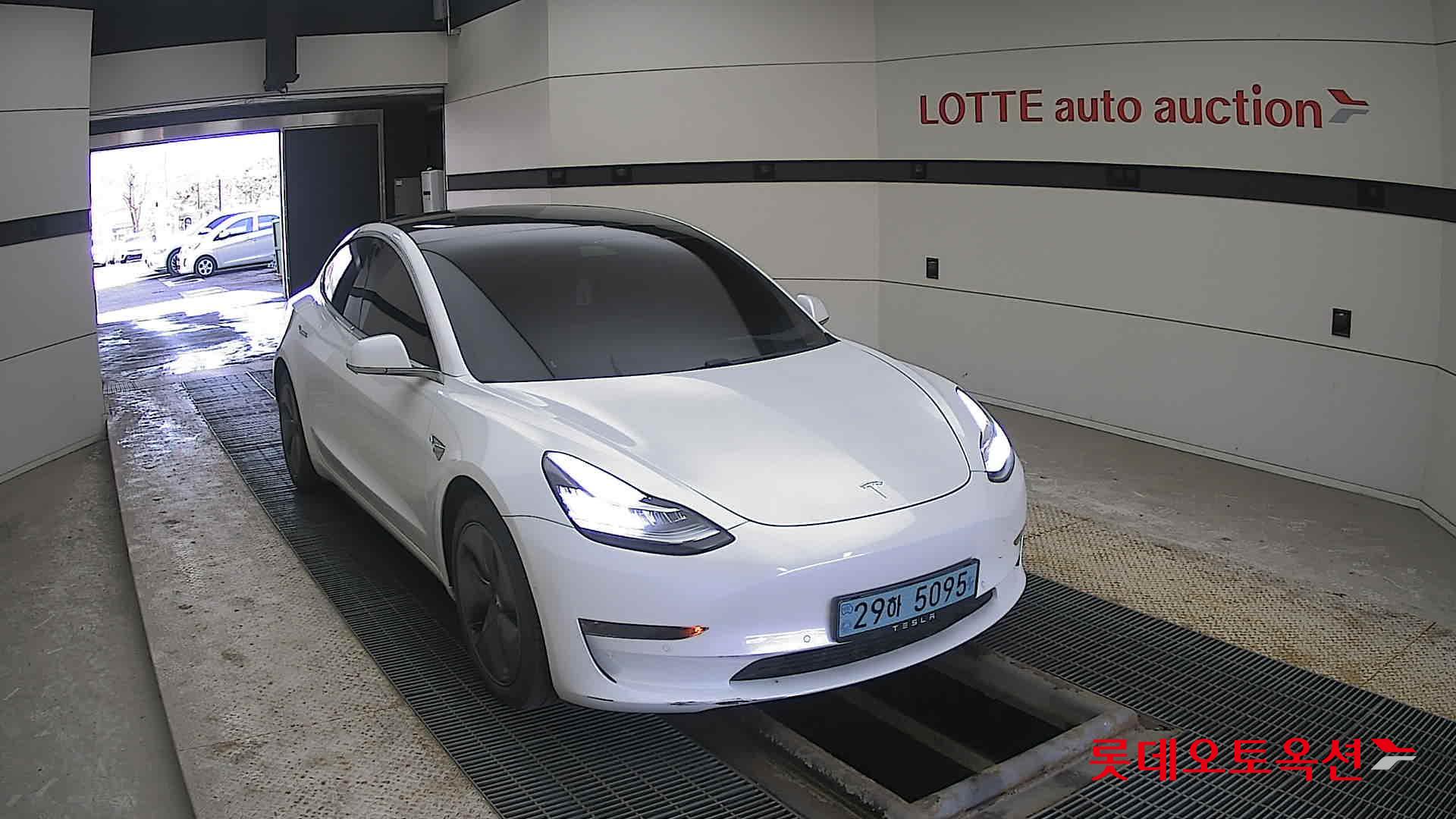 Tesla Model 3 Standard Range Plus RWD id 3816434 из Кореи 15