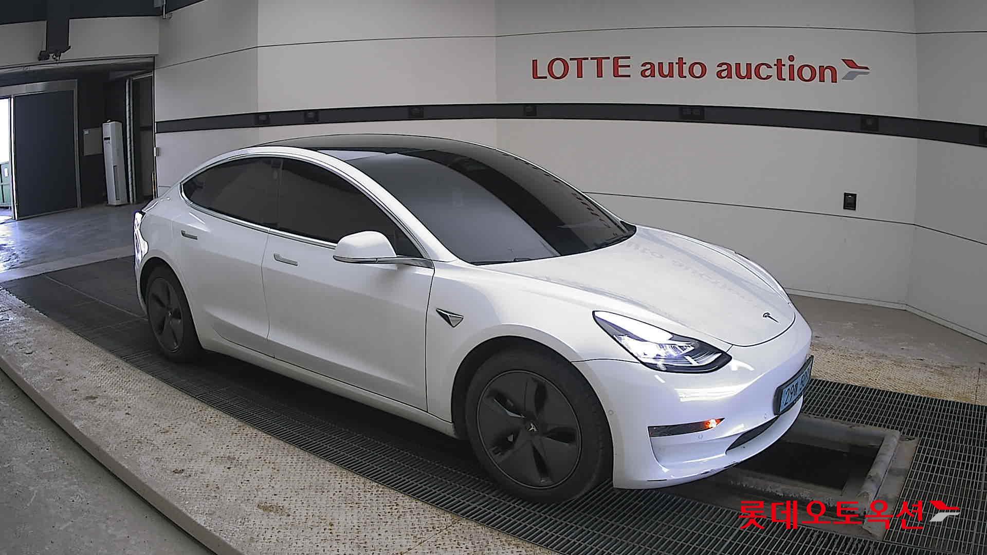 Tesla Model 3 Standard Range Plus RWD id 3816434 из Кореи 16