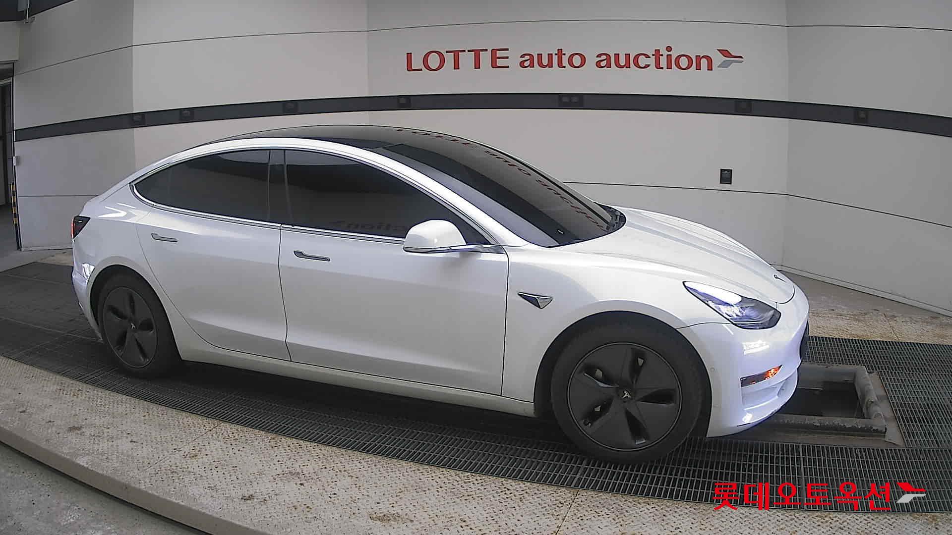 Tesla Model 3 Standard Range Plus RWD id 3816434 из Кореи 17